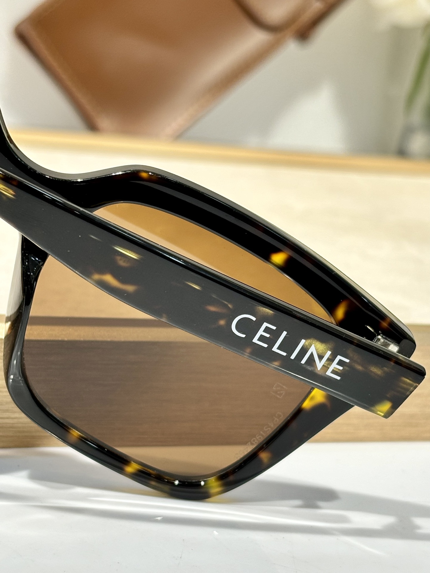 闭眼入传图就卖的热门款冲Celine*Mod:CL40198SIZE56口21-145