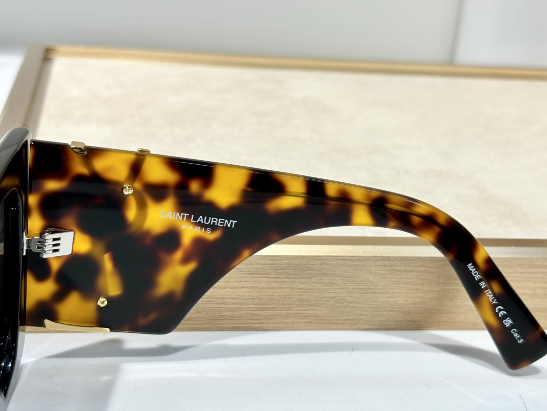 高版本Saint LaurentMod：SL M119FSize：53-19-135欧版无鼻托 Euro