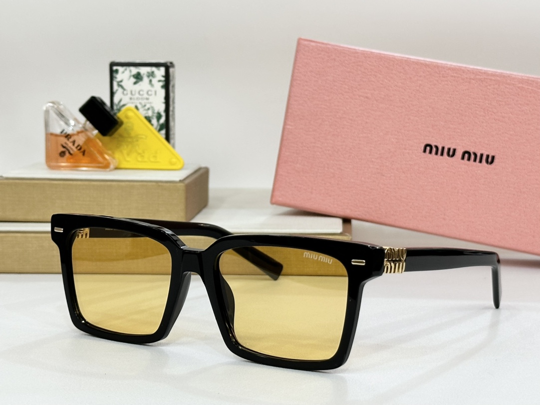 MIUMIUMod:OMU13ZSSize:55口18-145