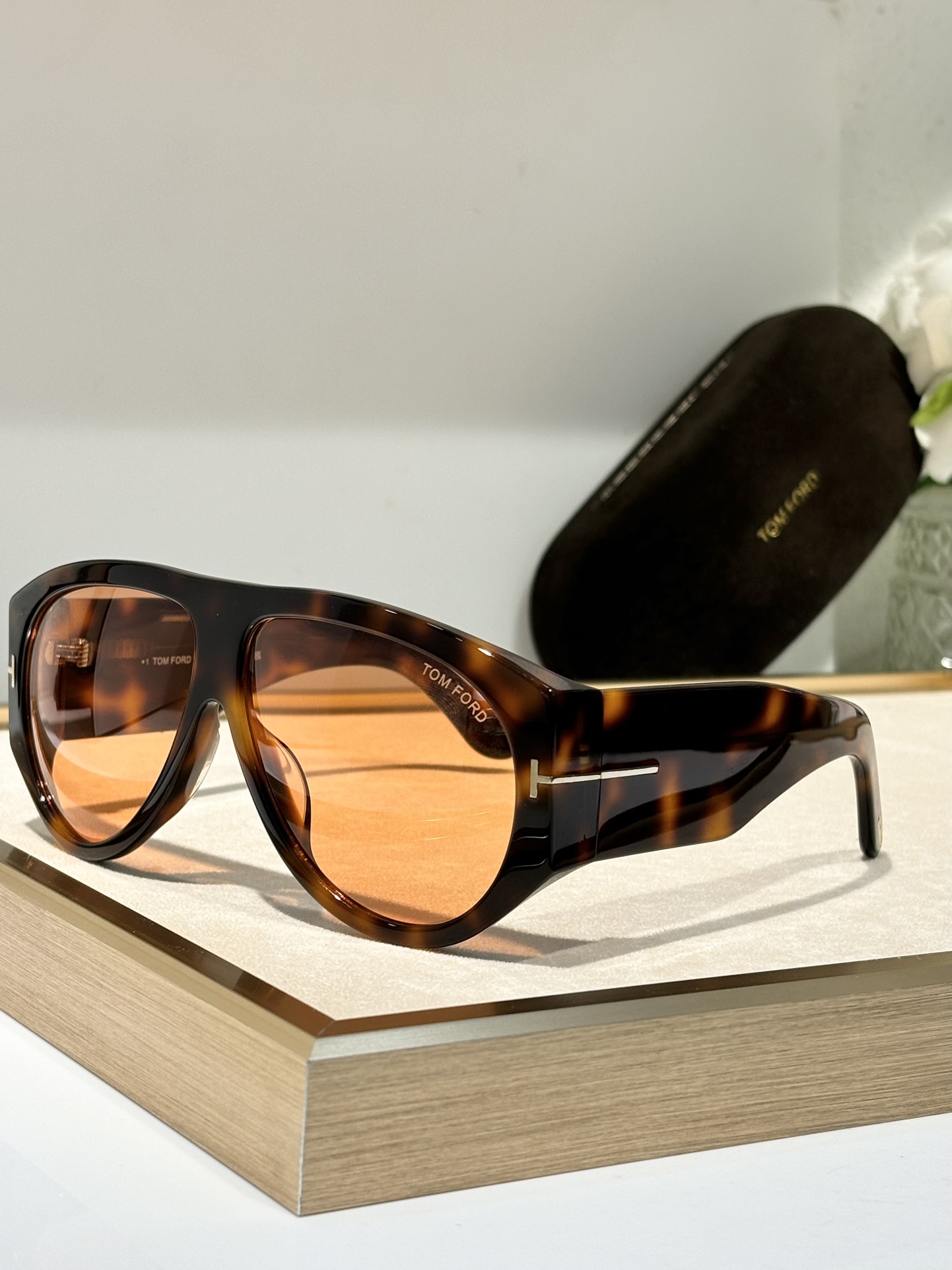  Tom For*
Mod：TF 1044
Size：60-12-140
😍😍😍
绝美配色
跟足官方配色