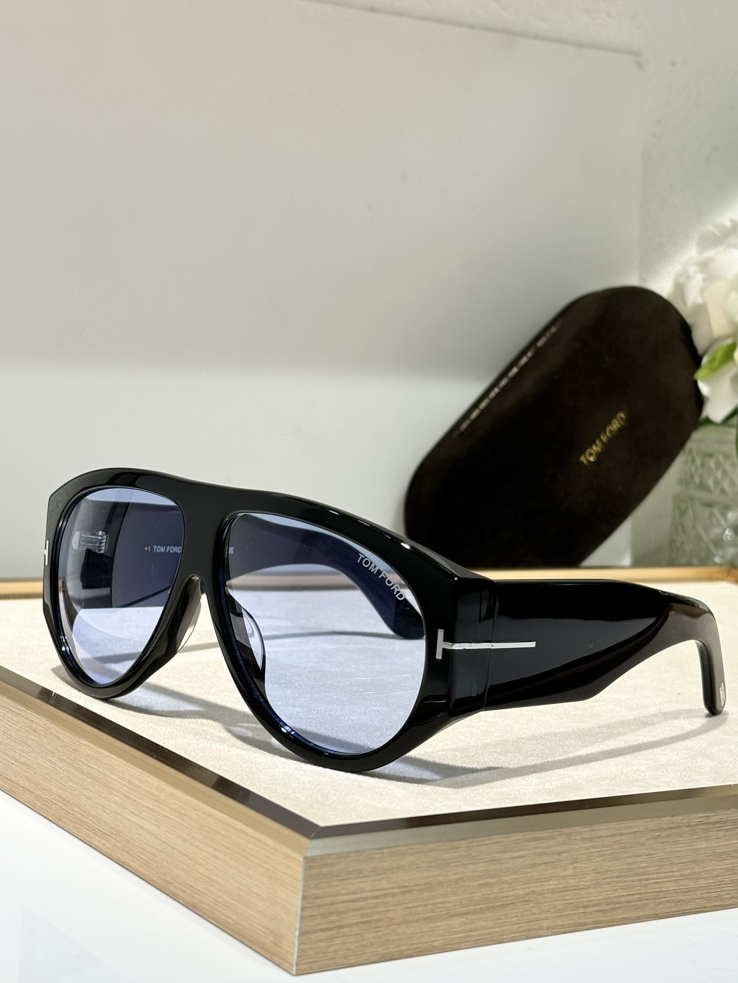  Tom For*
Mod：TF 1044
Size：60-12-140
😍😍😍
绝美配色
跟足官方配色