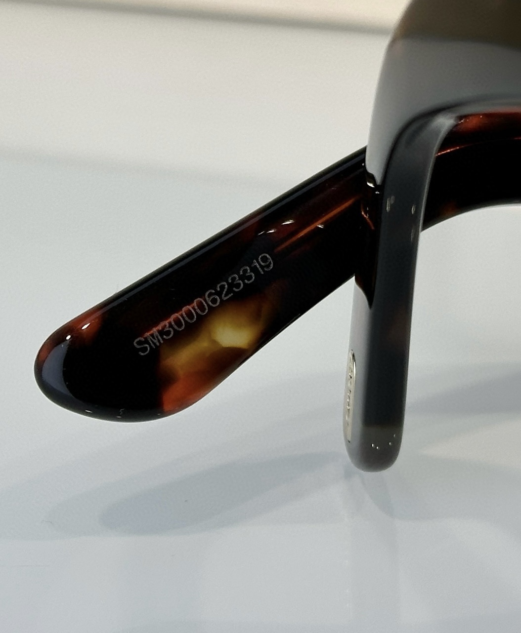  TTom Ford
Mod：TF1044
Size：60-12-140
over size🆒

