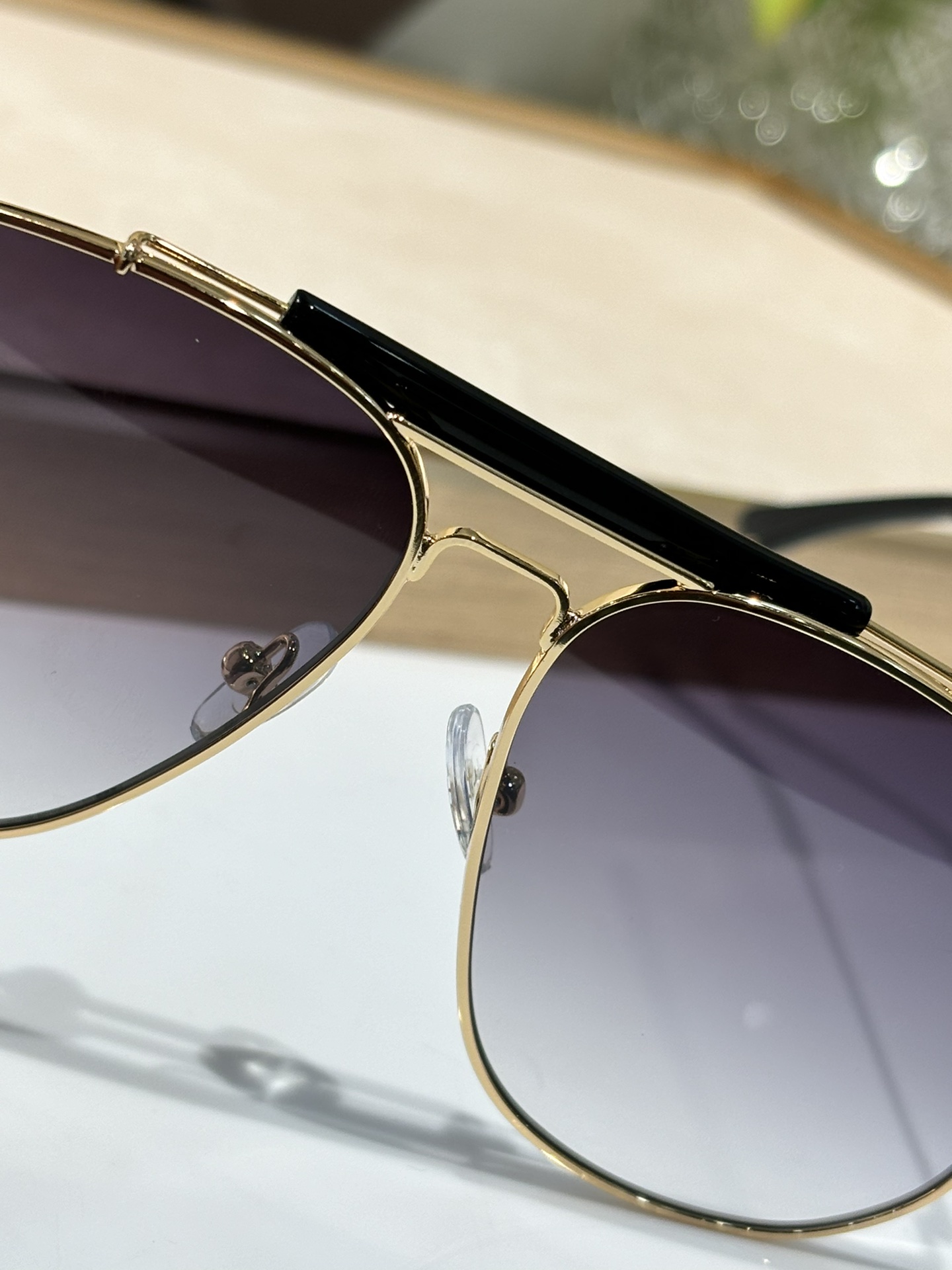  Tom Ford
Mod：TF557
Size：58-13-145
