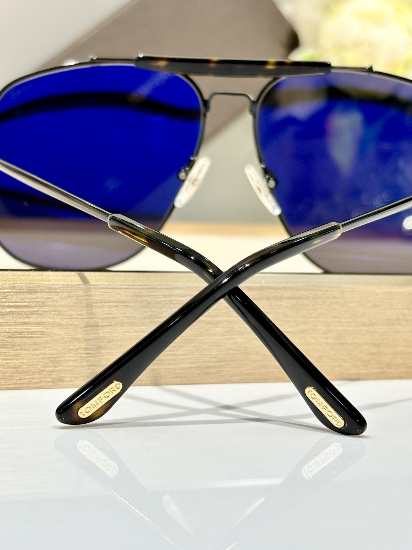  Tom Ford
Mod：TF557
Size：58-13-145
