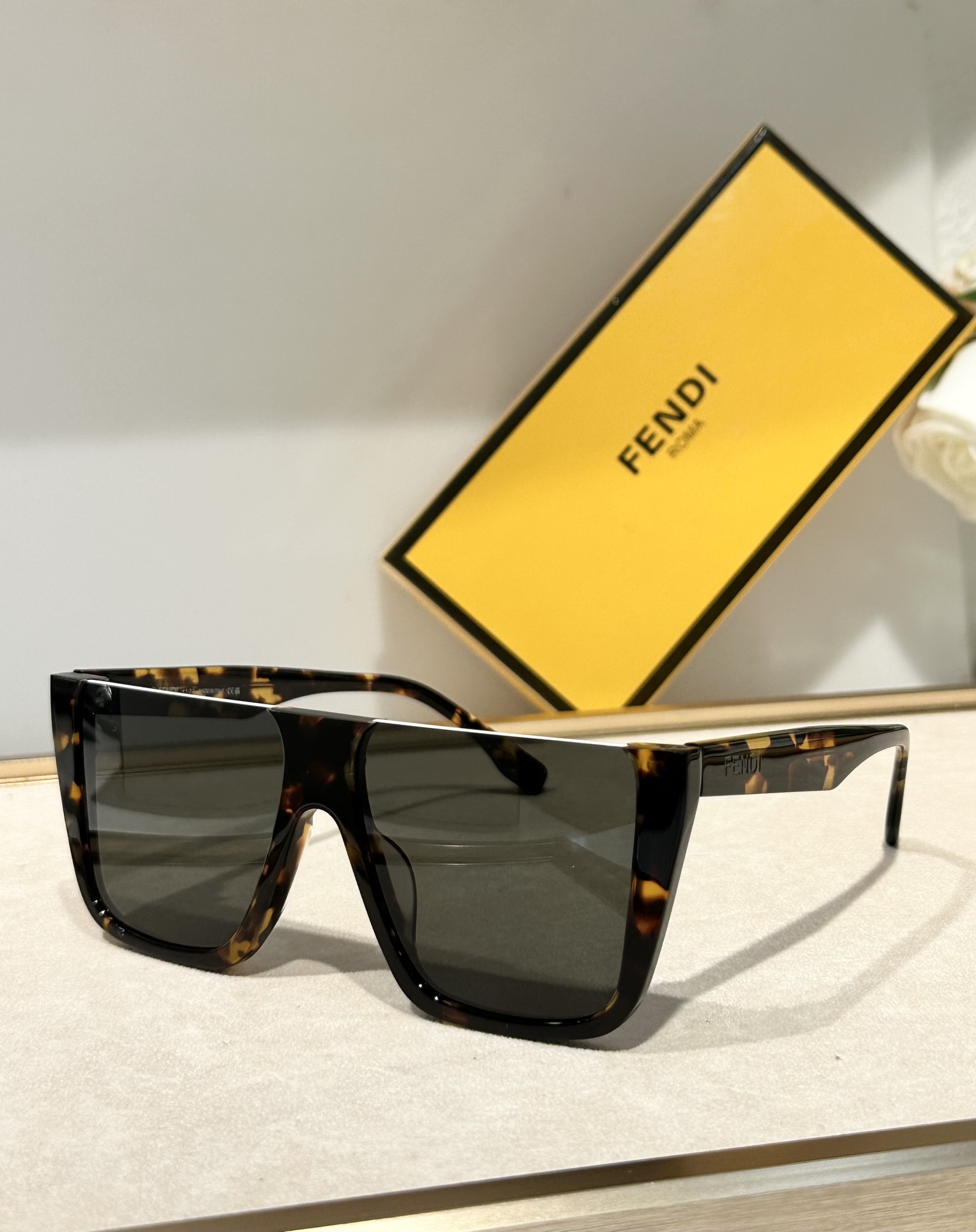 Fendi*FE40136ISize:56-16-145