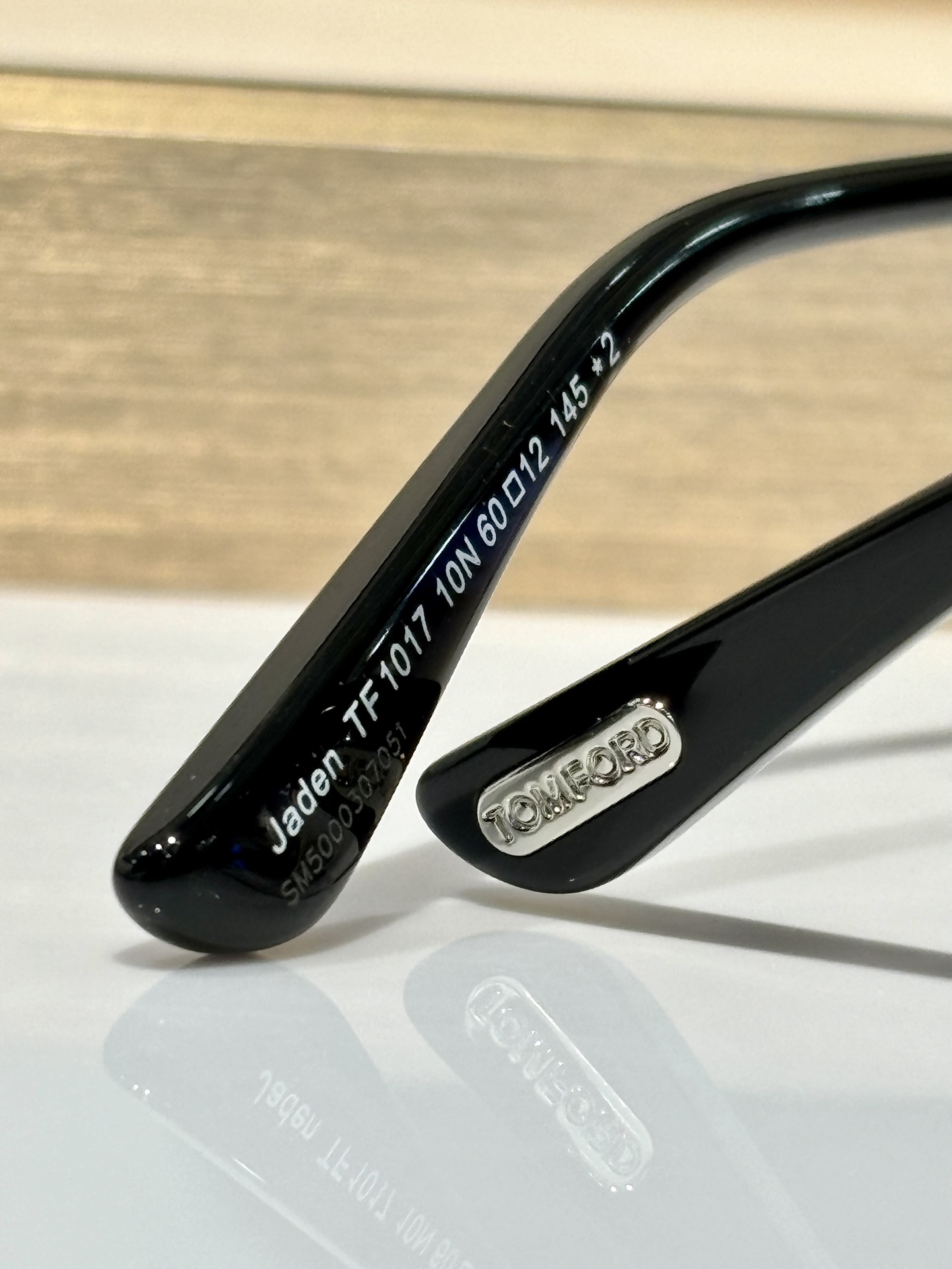  Tom Ford
方形
Mod：TF 1017
Size：60-12-145
原版鼻托
内镀蓝膜镜片
