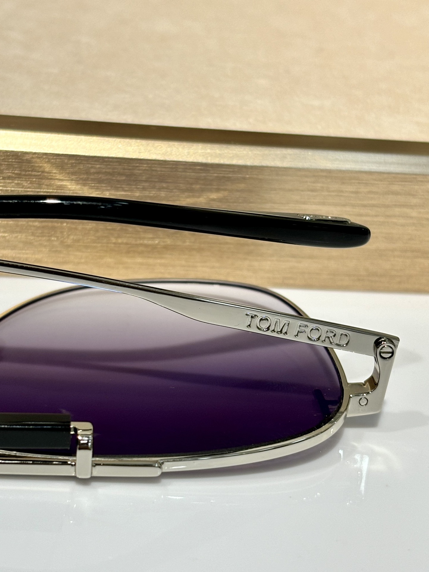  Tom Ford
方形
Mod：TF 1017
Size：60-12-145
原版鼻托
内镀蓝膜镜片

