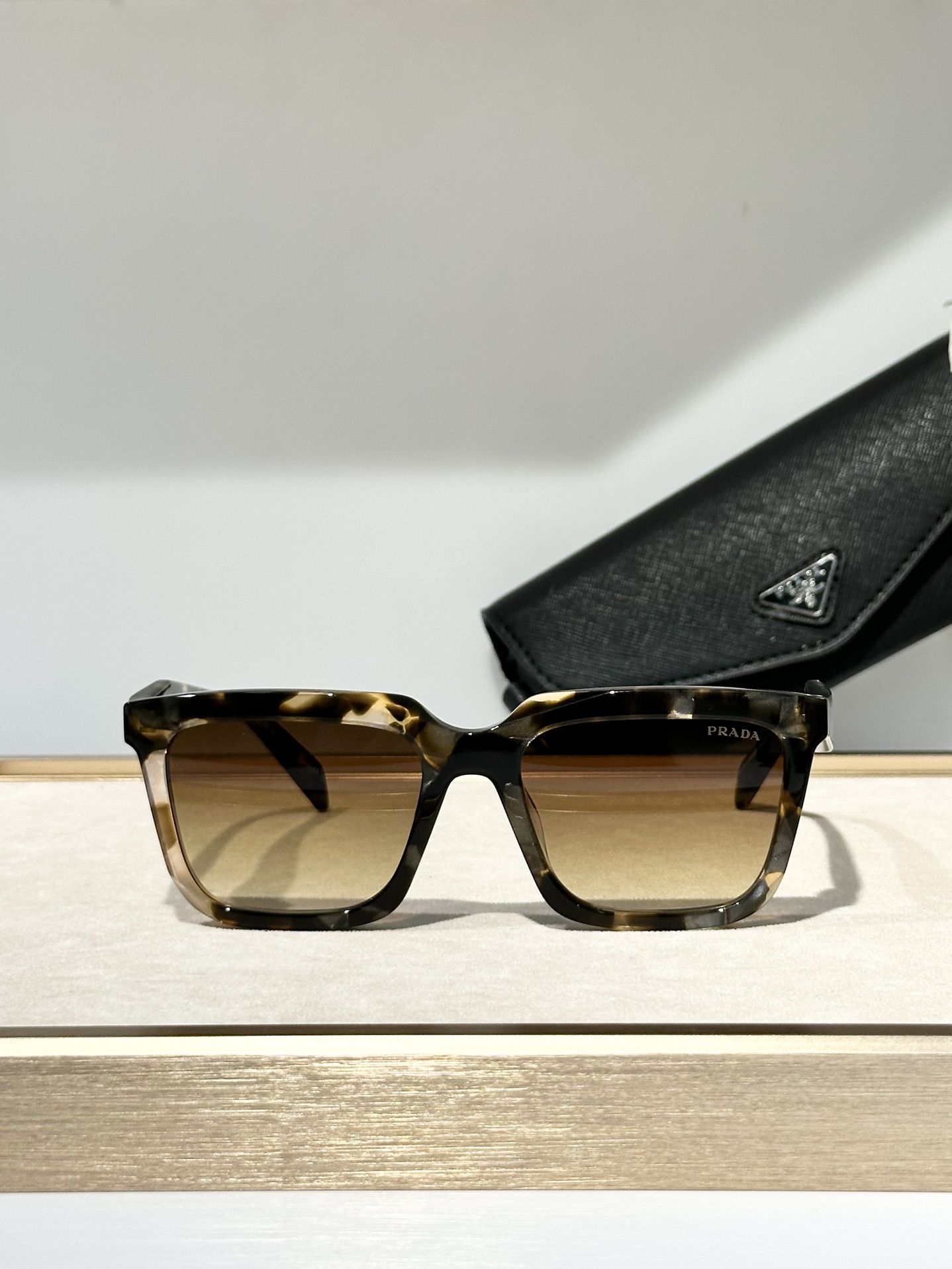 PradaModel:RA19VSize:53口18143