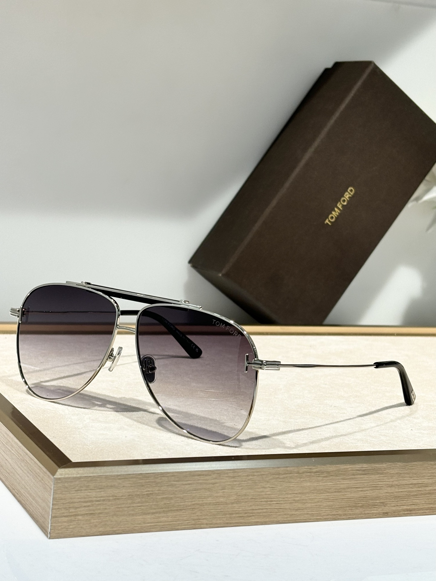  Tom Ford
Mod：TF 1018
Size：60-11-145
高级感十足
对版鼻托
