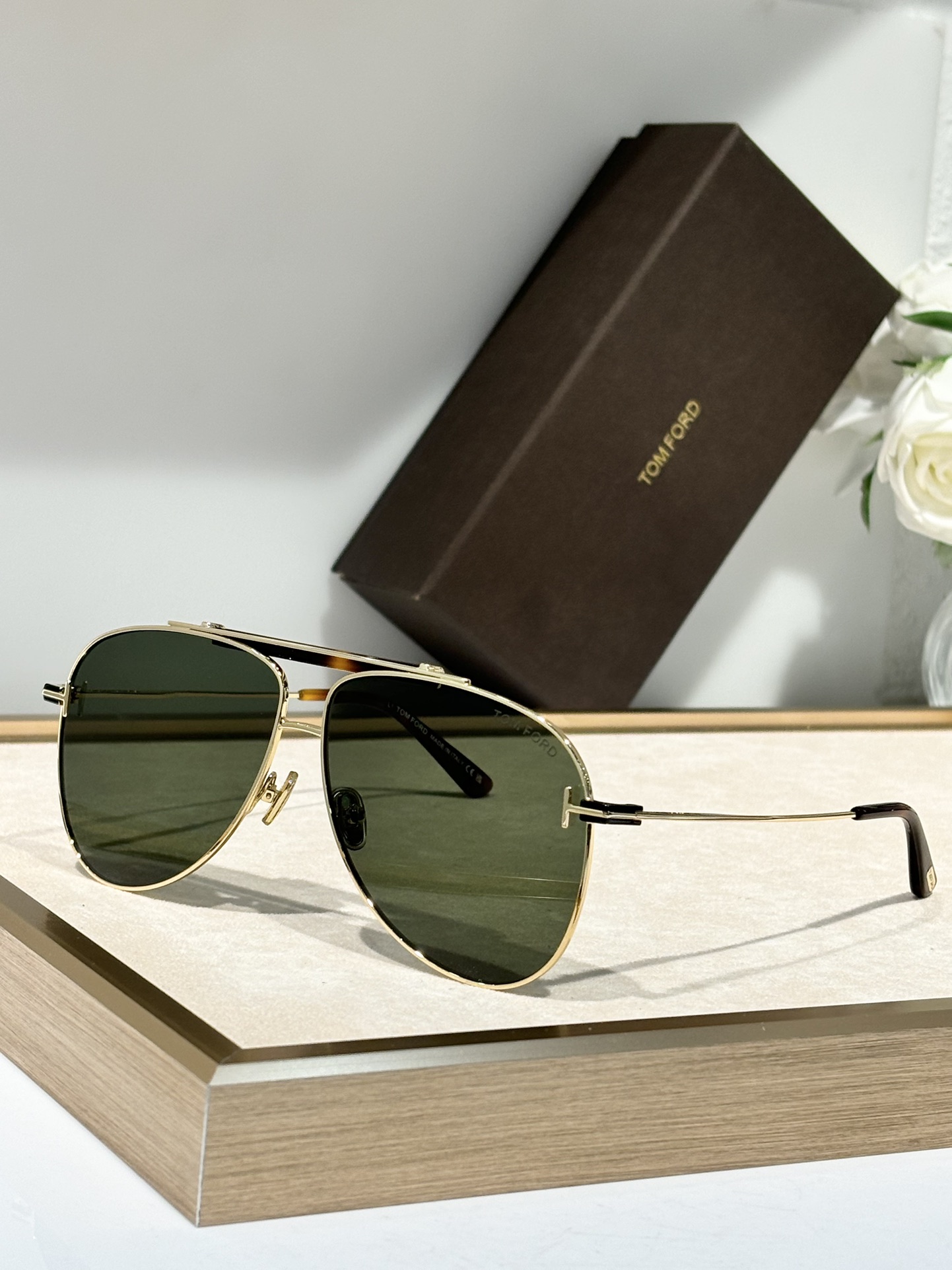  Tom Ford
Mod：TF 1018
Size：60-11-145
高级感十足
对版鼻托
