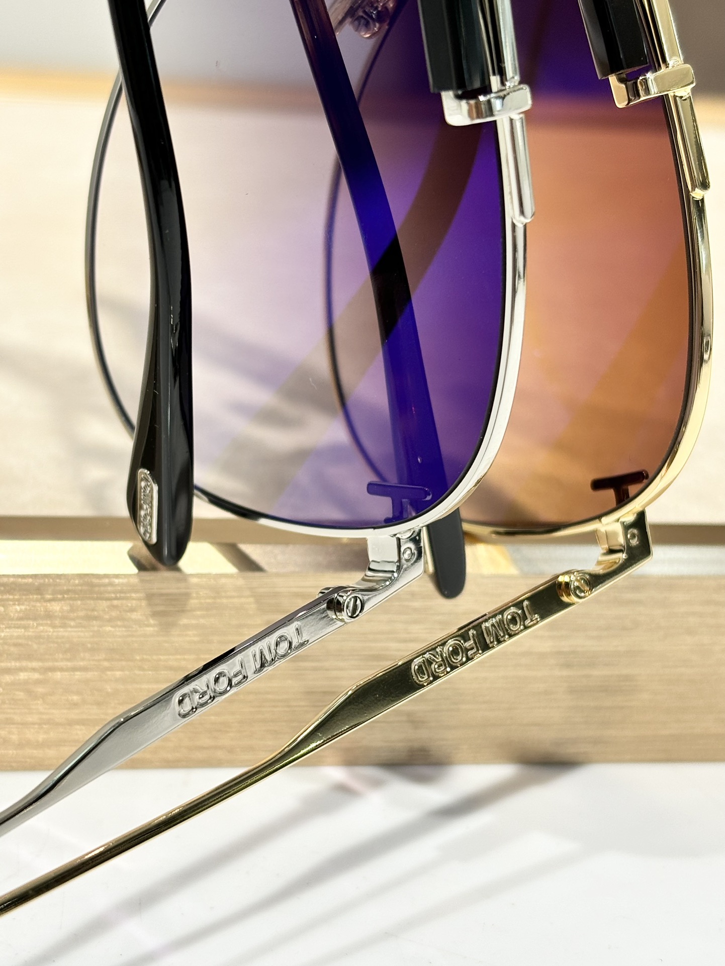  Tom Ford
Mod：TF 1018
Size：60-11-145
高级感十足
对版鼻托

