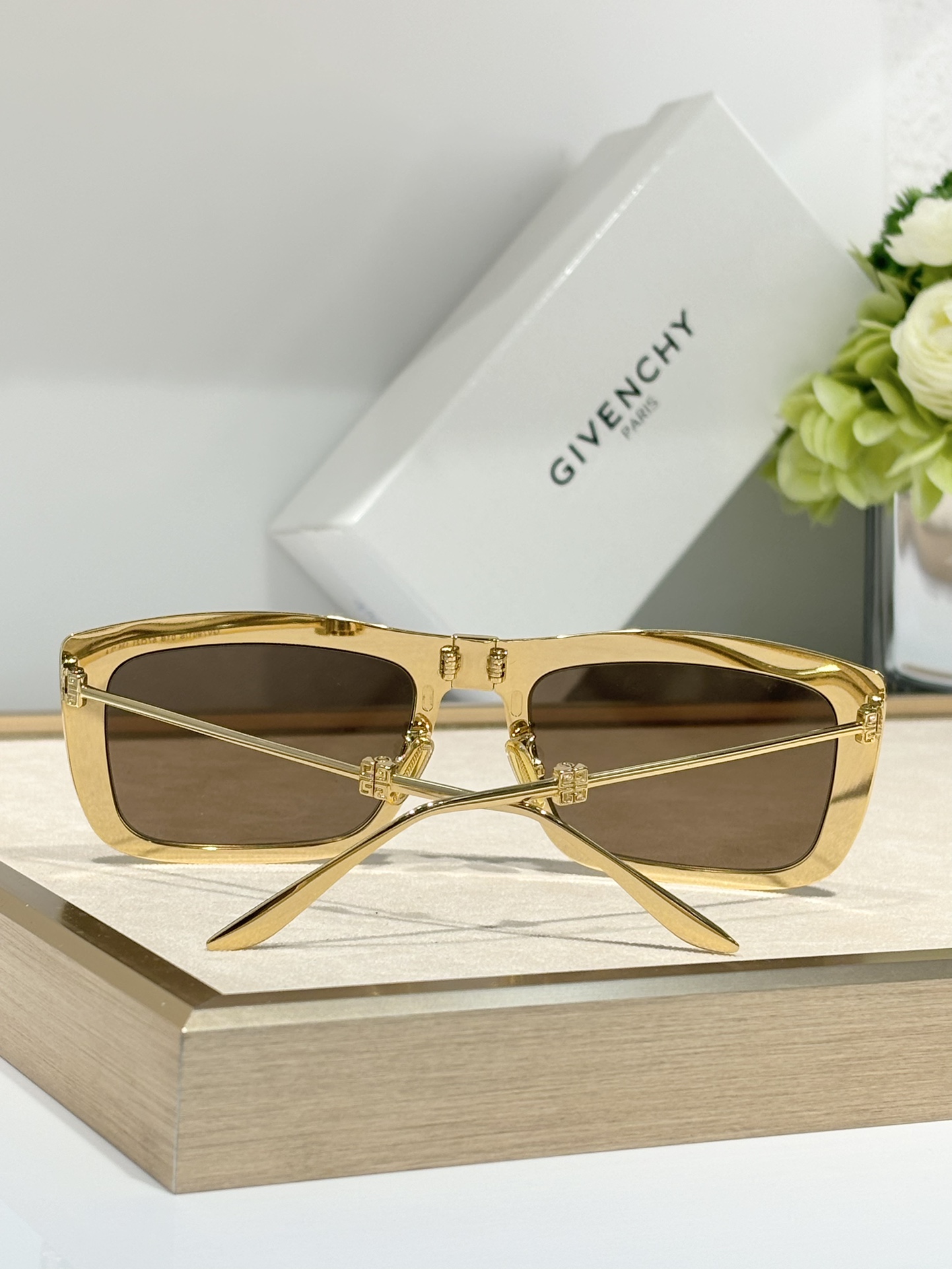  GIVENCHY * 
Mod：7901/s
Size：57-21-135
折叠
Foldable s