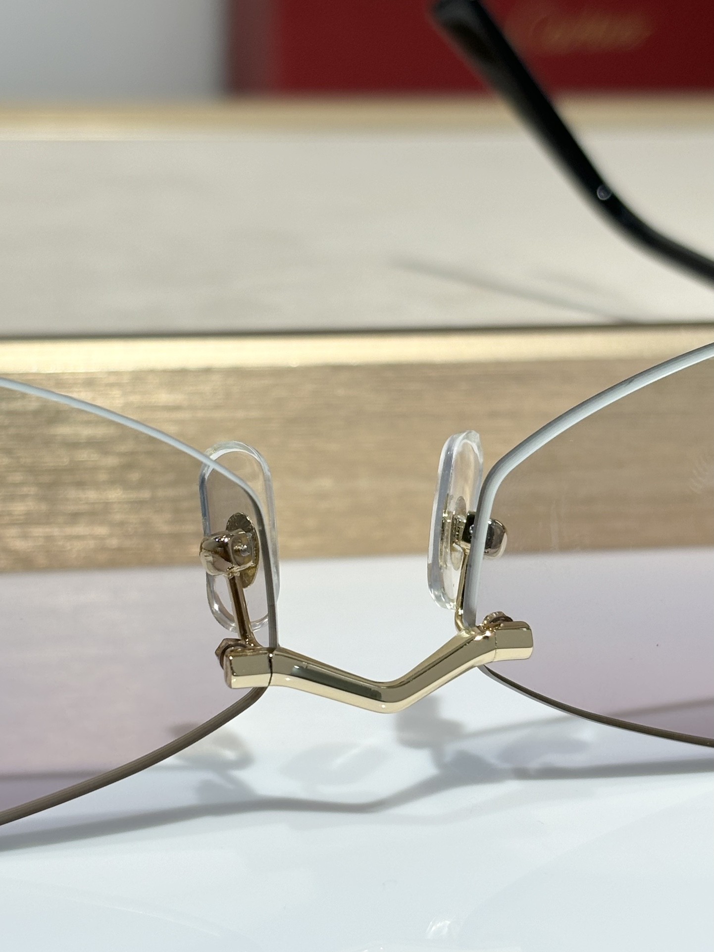  Zeiss lenses
 Cartier
Mod：CT0433S
Size：55-22-140
杏仁