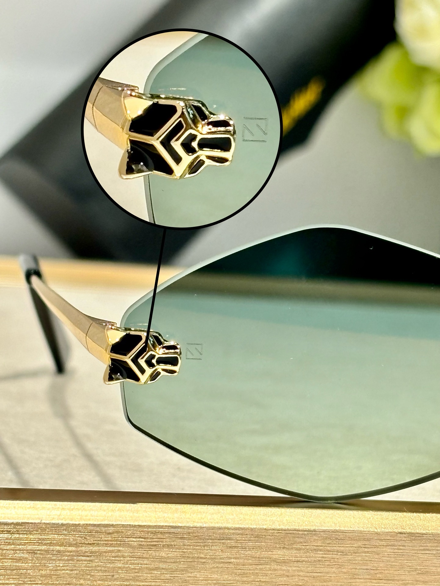  Zeiss lenses
 Cartier
Mod：CT0433S
Size：55-22-140
杏仁