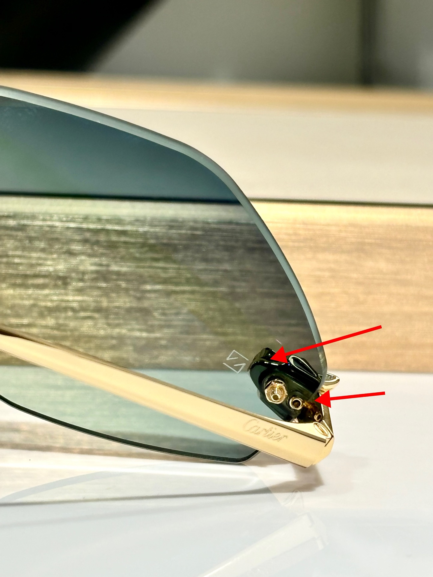  Zeiss lenses
 Cartier
Mod：CT0433S
Size：55-22-140
杏仁