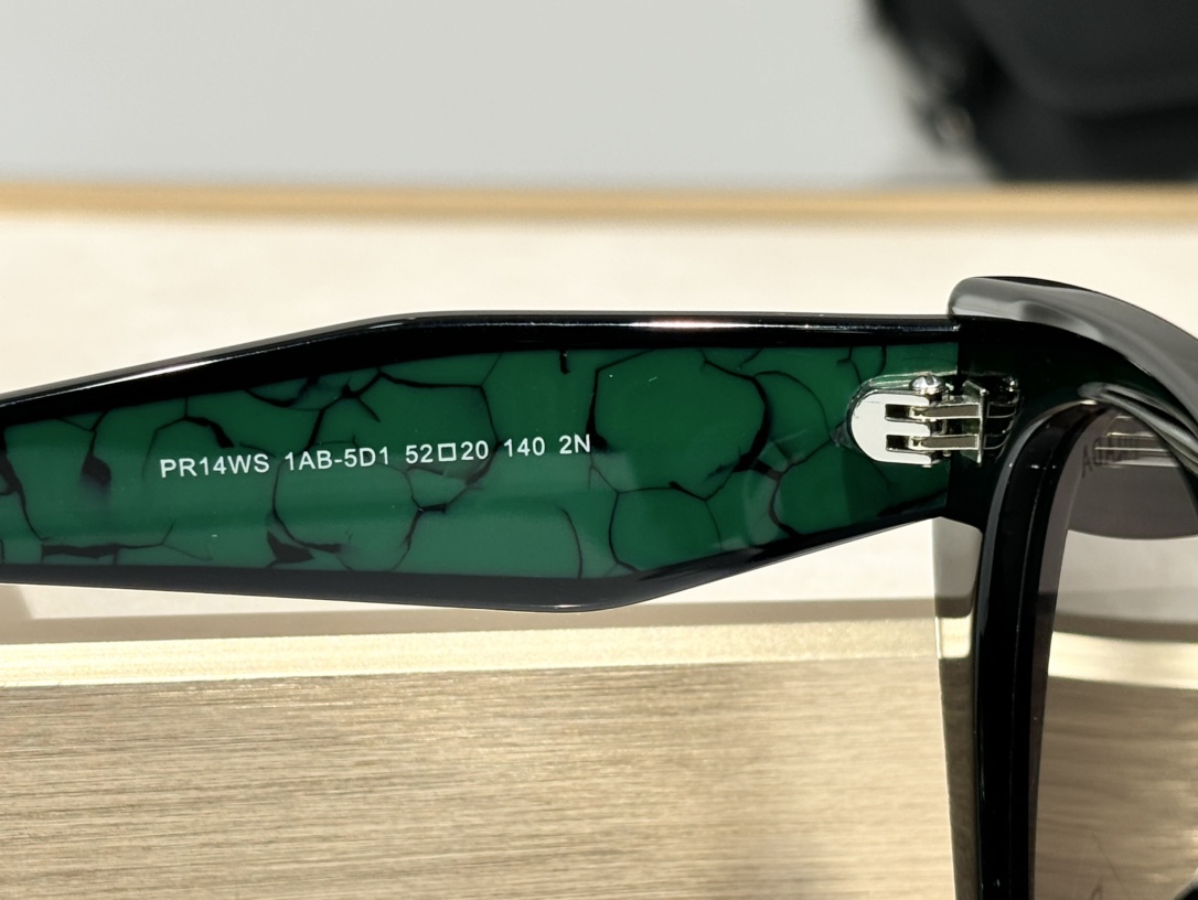  翡翠绿
PRAD*
ModPR14WS
SIZE52口20-140
