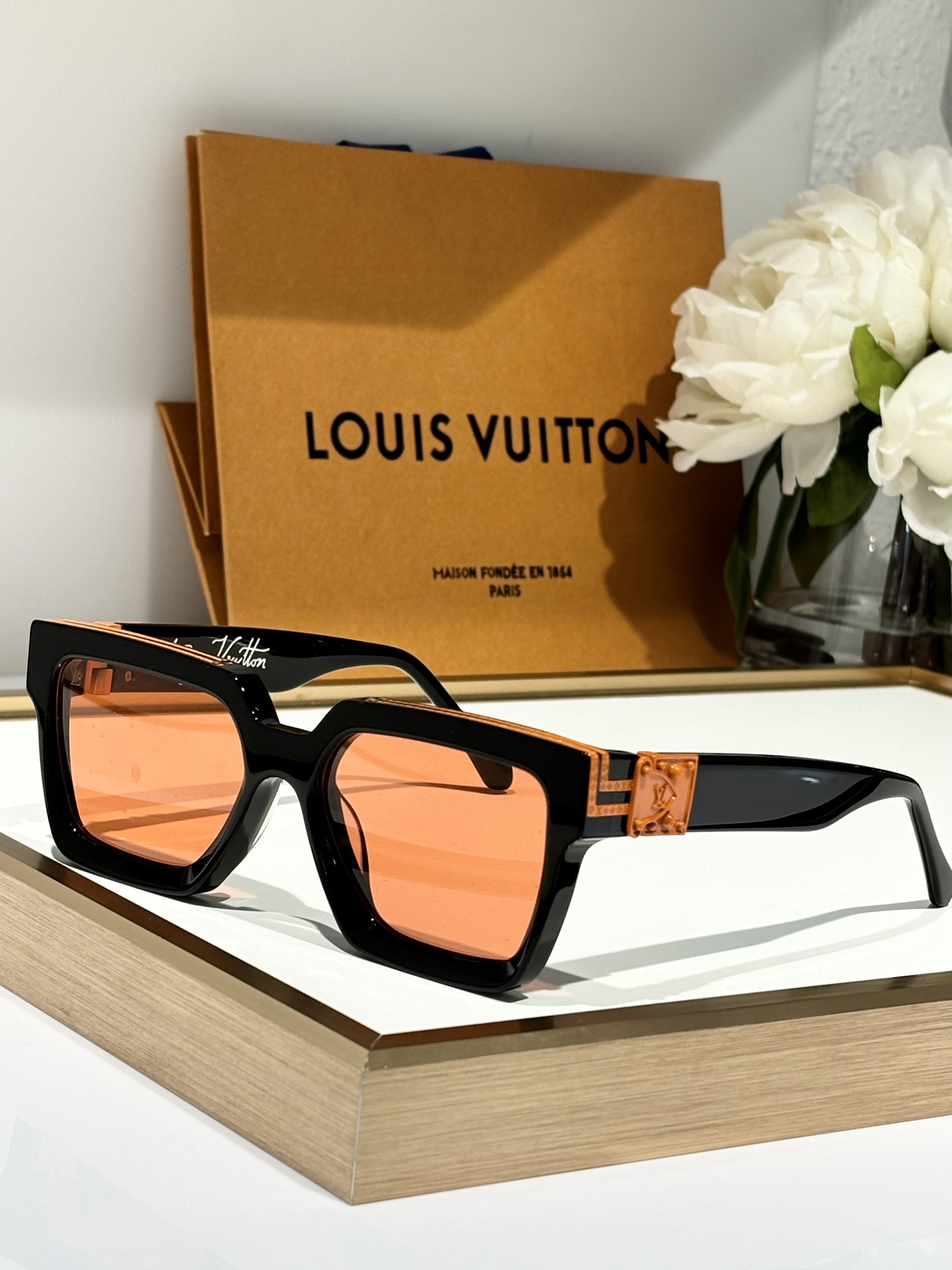  24/25 Add new colors
TOP QUALITY 
LV96006 Millionai