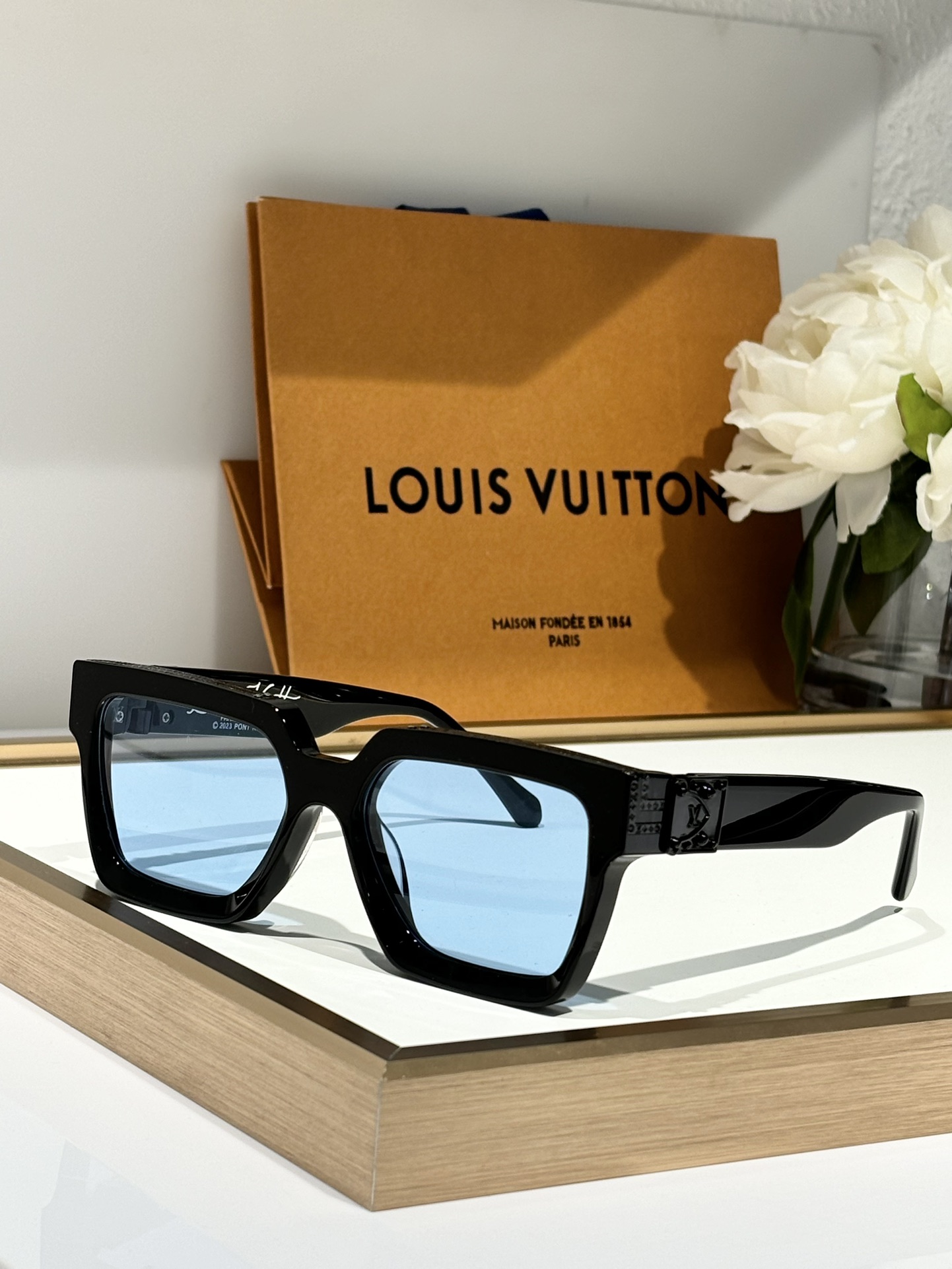  24/25 Add new colors
TOP QUALITY 
LV96006 Millionai