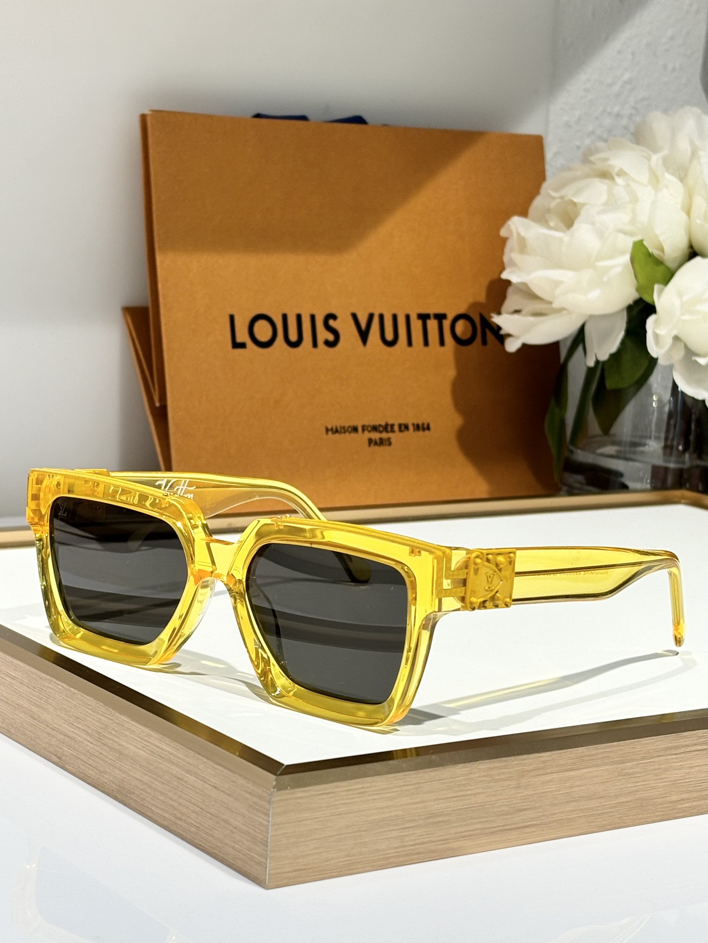  24/25 Add new colors
TOP QUALITY 
LV96006 Millionai