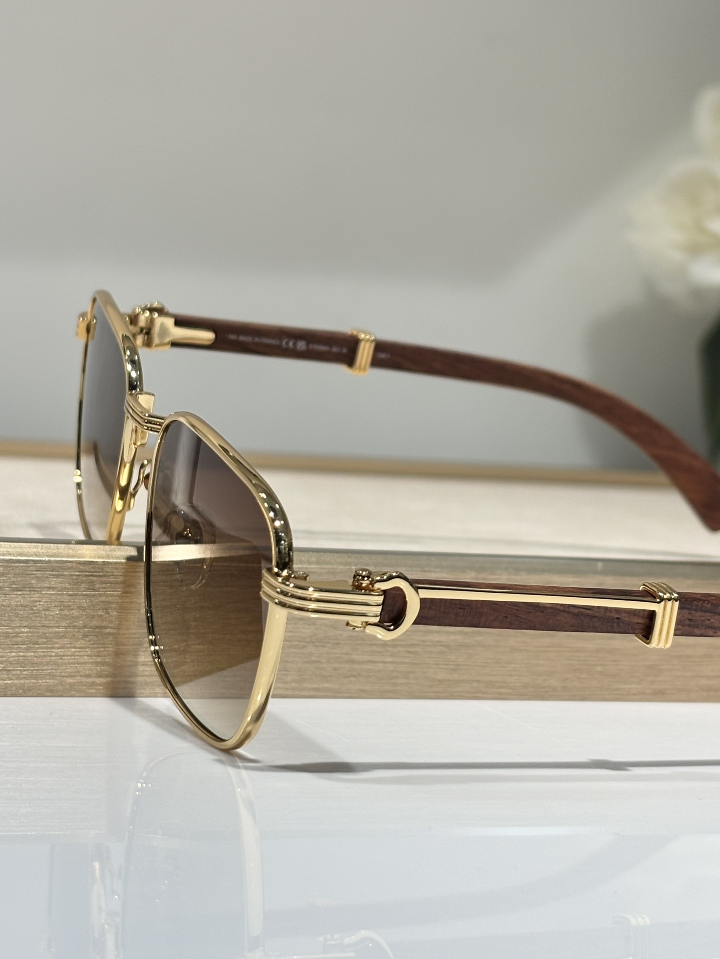  新颜色
CARTIER
CT0363s 
size54口21-145
