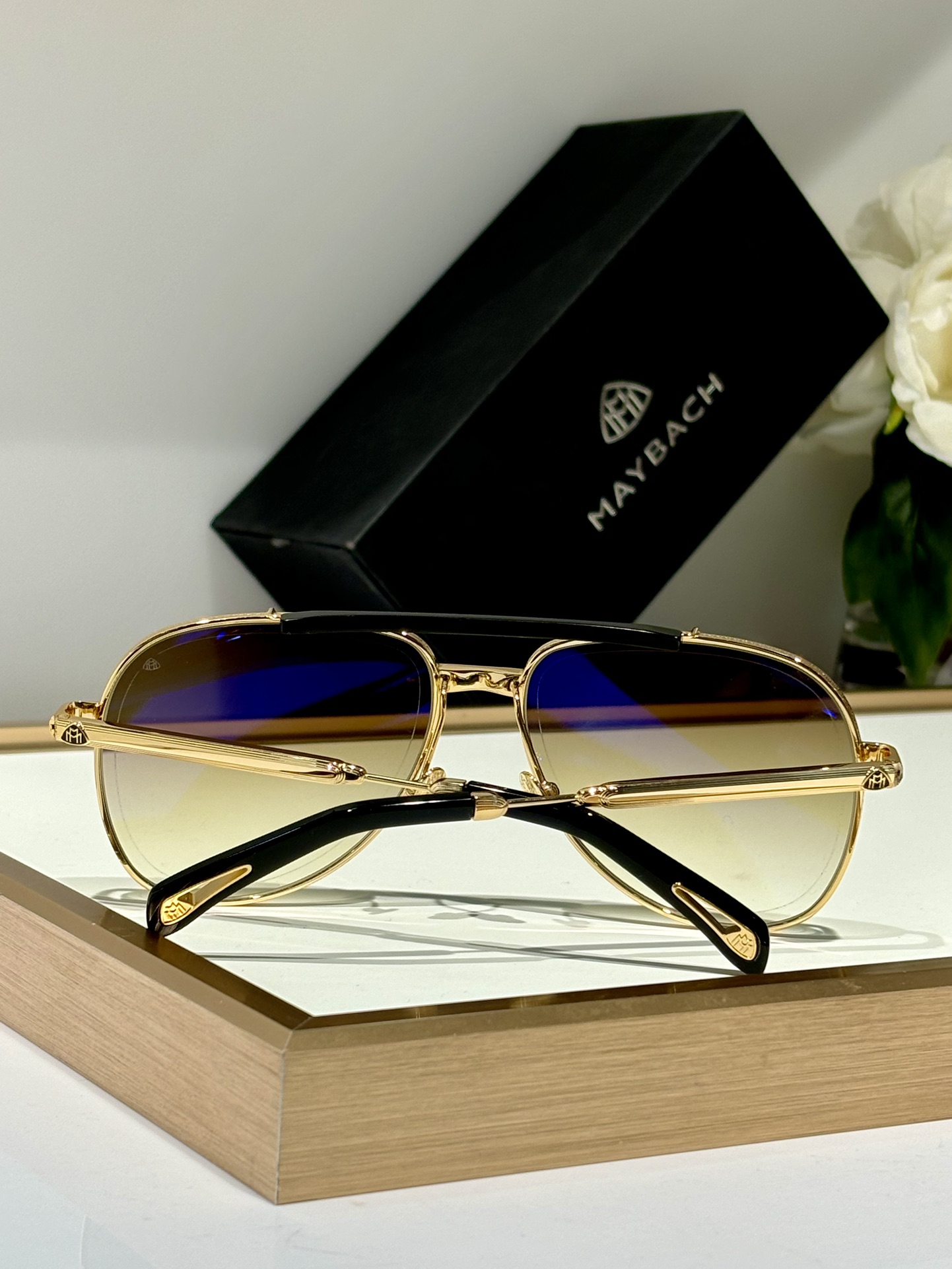  MAYBACH*
ModTHE POTE I
SIZE62-16-135

