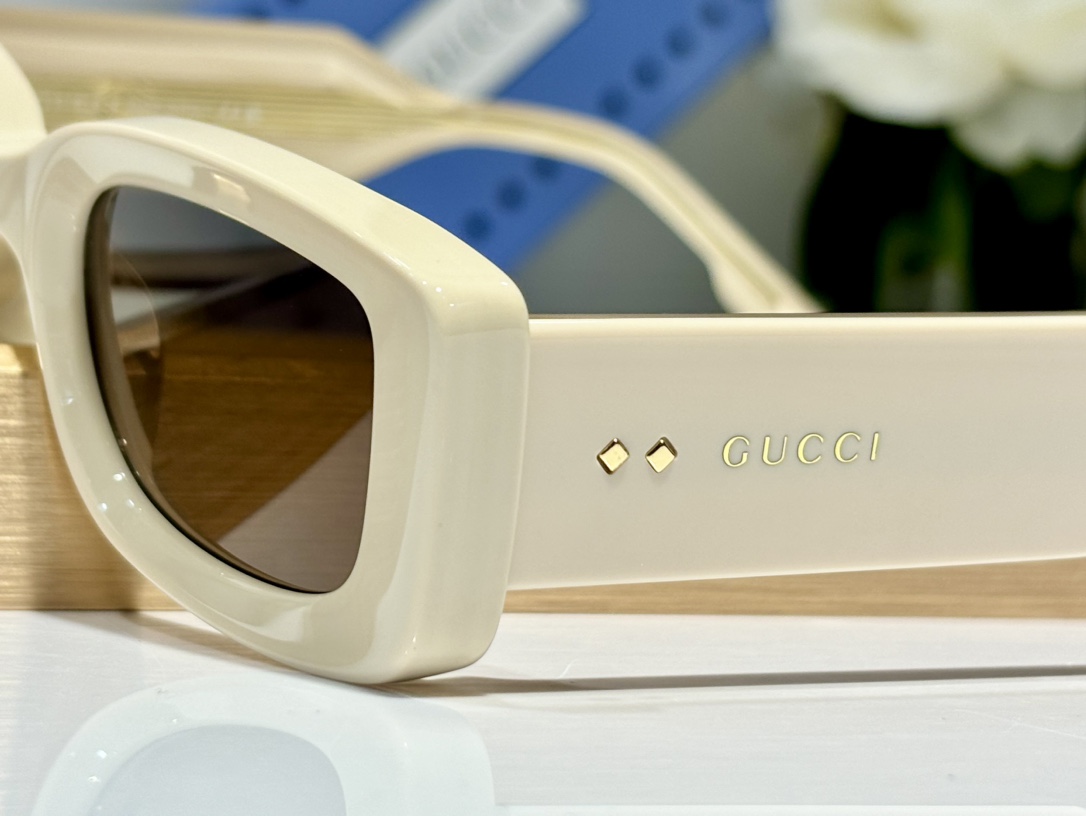  Gucc #新品 高版本
𝓰𝓾𝓬𝓬𝓲原版定制加厚板料
MODEL：GG1528S
SIZE：53口18