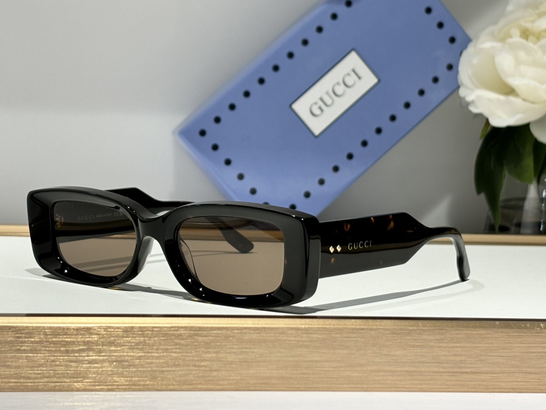  Gucc #新品 高版本
𝓰𝓾𝓬𝓬𝓲原版定制加厚板料
MODEL：GG1528S
SIZE：53口18