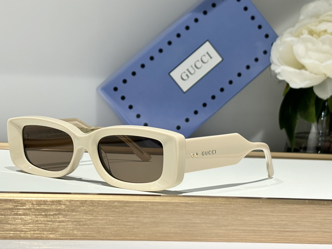  Gucc #新品 高版本
𝓰𝓾𝓬𝓬𝓲原版定制加厚板料
MODEL：GG1528S
SIZE：53口18