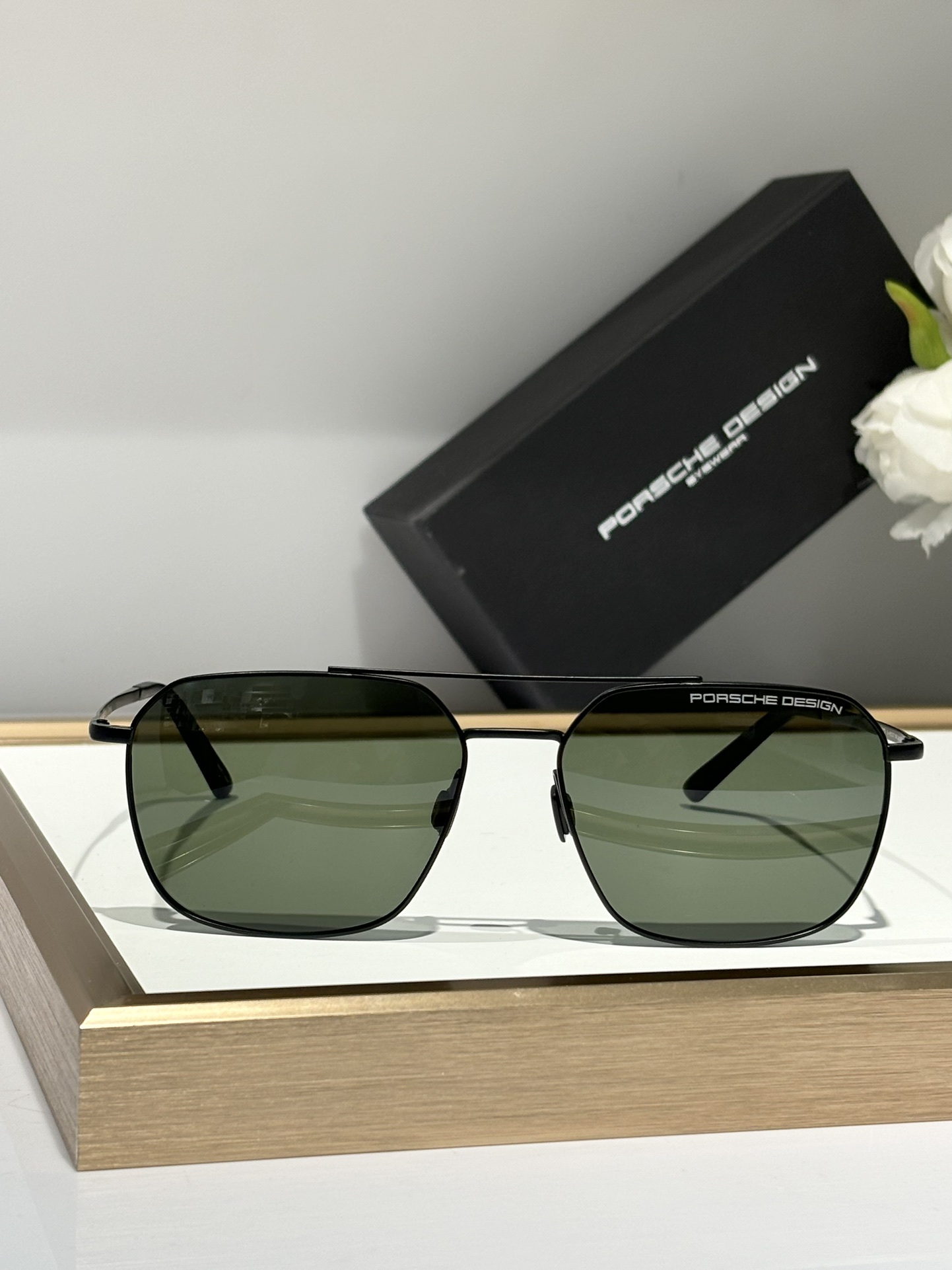  Porsch design
Titanium 钛
顶配
Model：
Size：61口17-148

