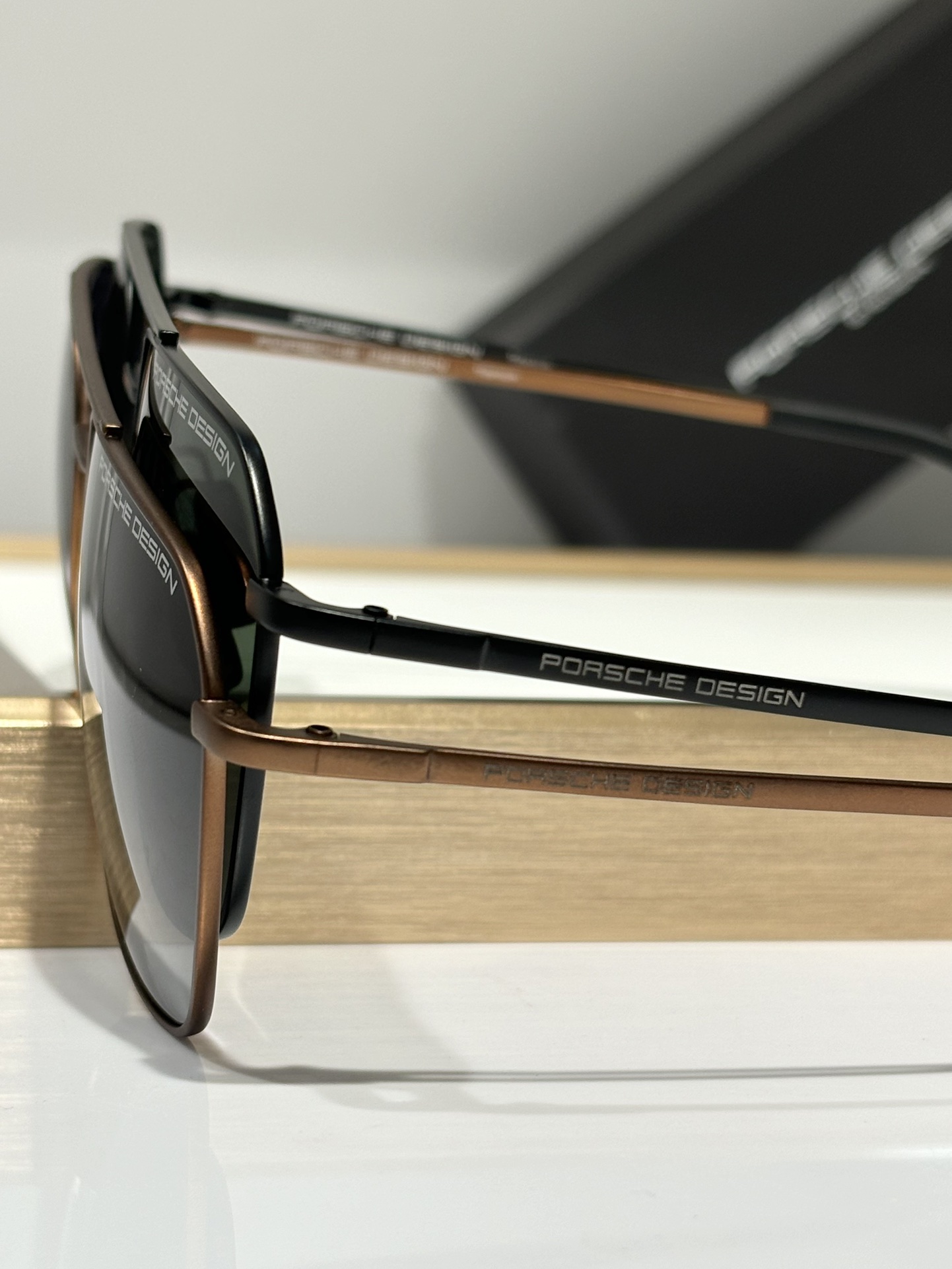  Porsch design
Titanium 钛
顶配
Model：
Size：61口17-148
