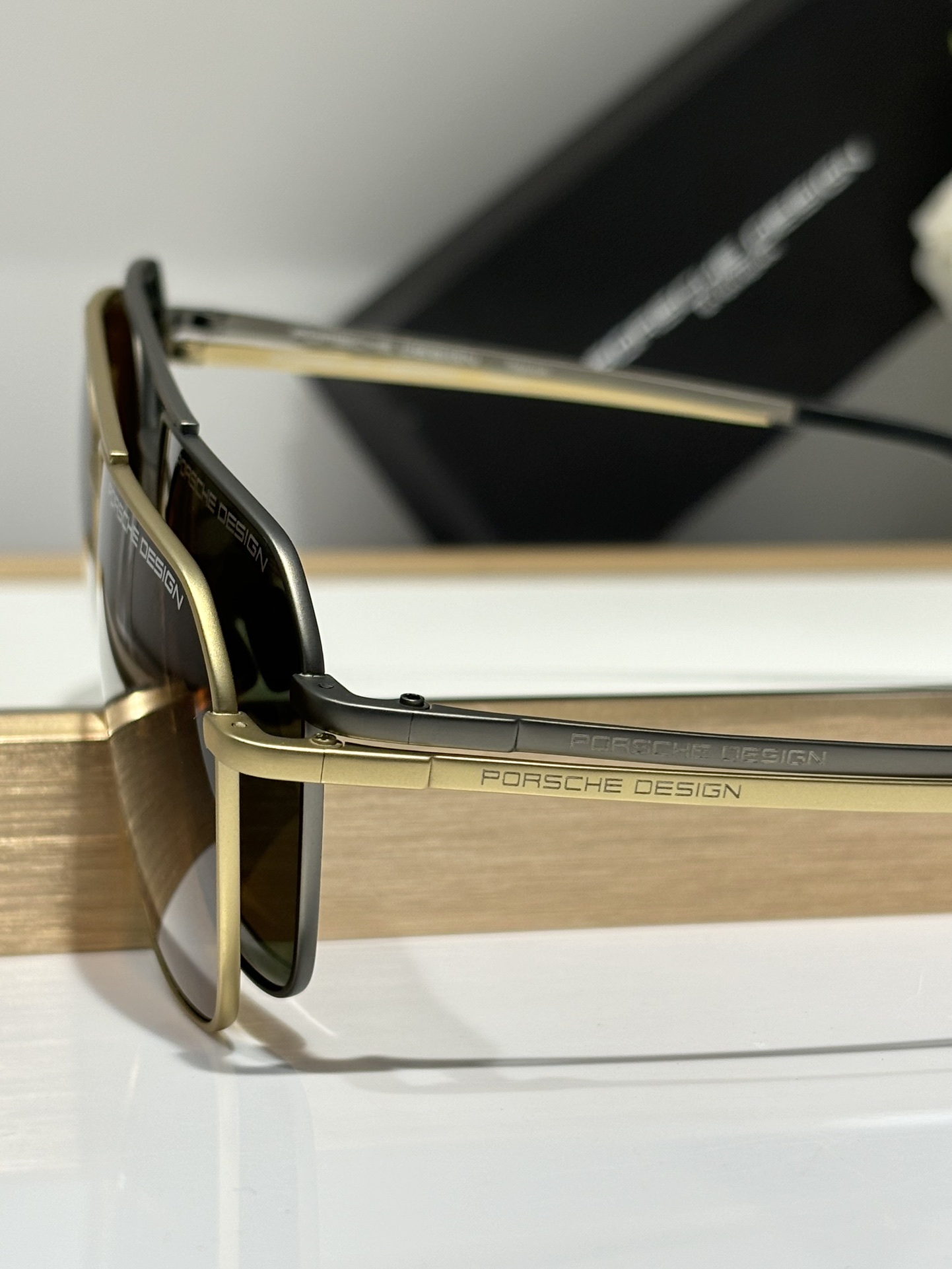  Porsch design
Titanium 钛
顶配
Model：
Size：61口17-148
