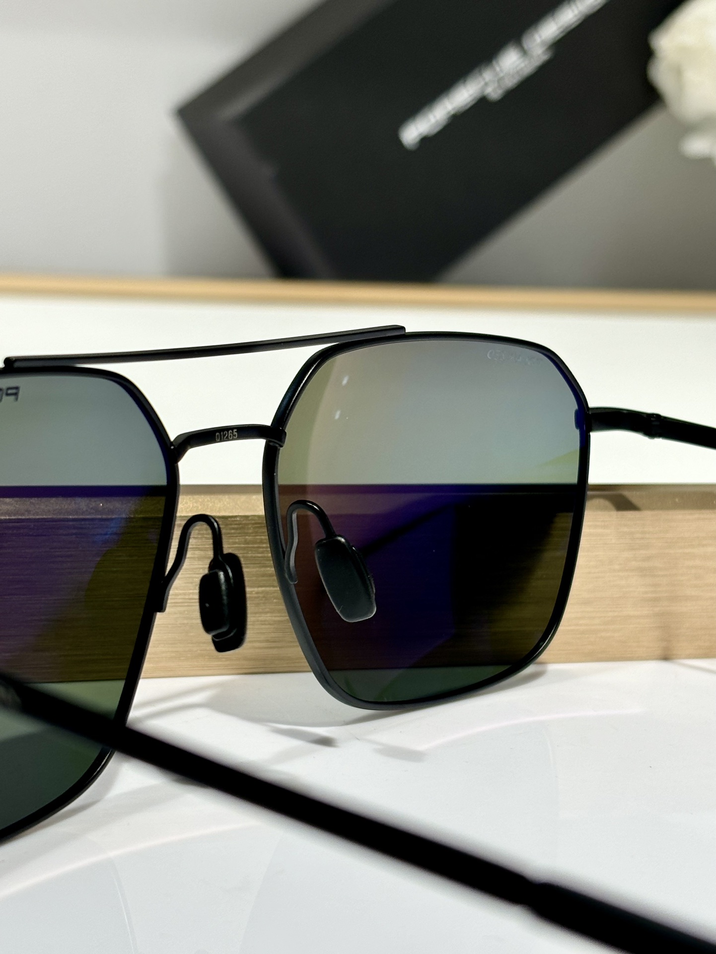 Porsch design
Titanium 钛
顶配
Model：
Size：61口17-148
