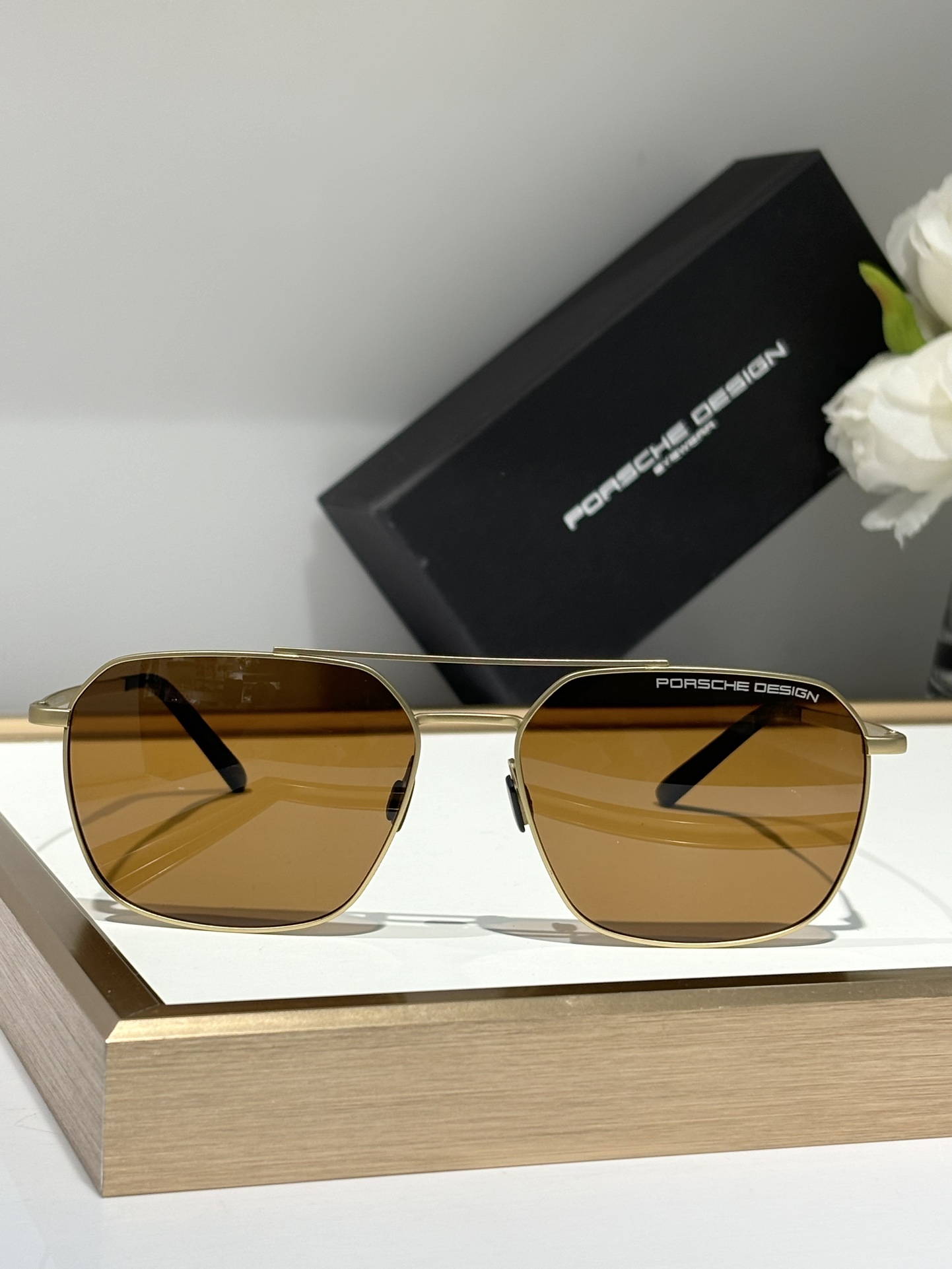  Porsch design
Titanium 钛
顶配
Model：
Size：61口17-148
