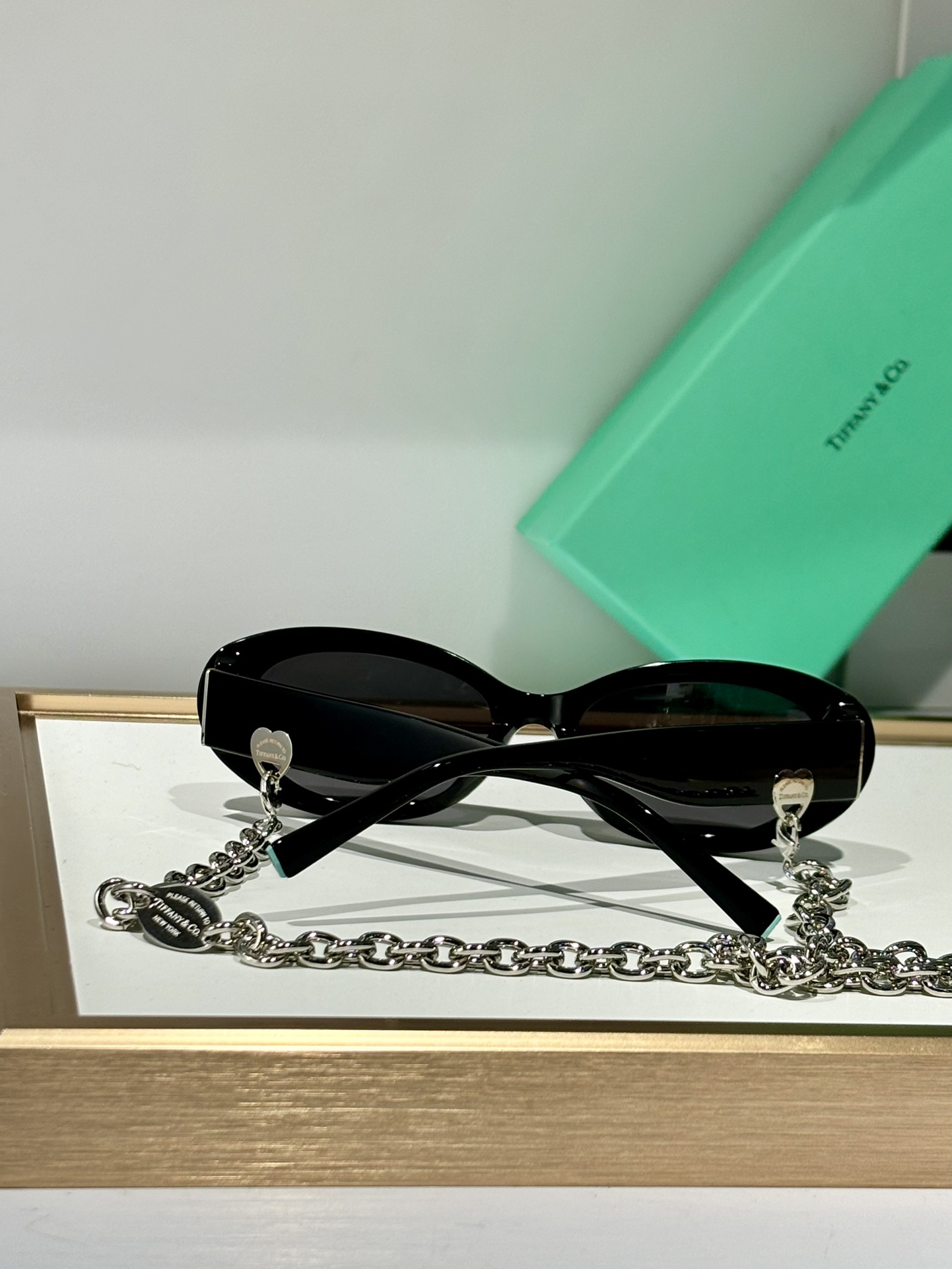  TIFFANY & CO.
MODELOTF4221F
实物美呆
品质保证
锁住品味
