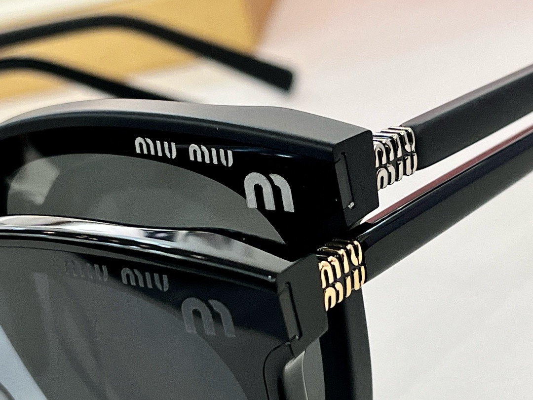 
 Miumiu
SMU08Z
Size65-18-140🎉

