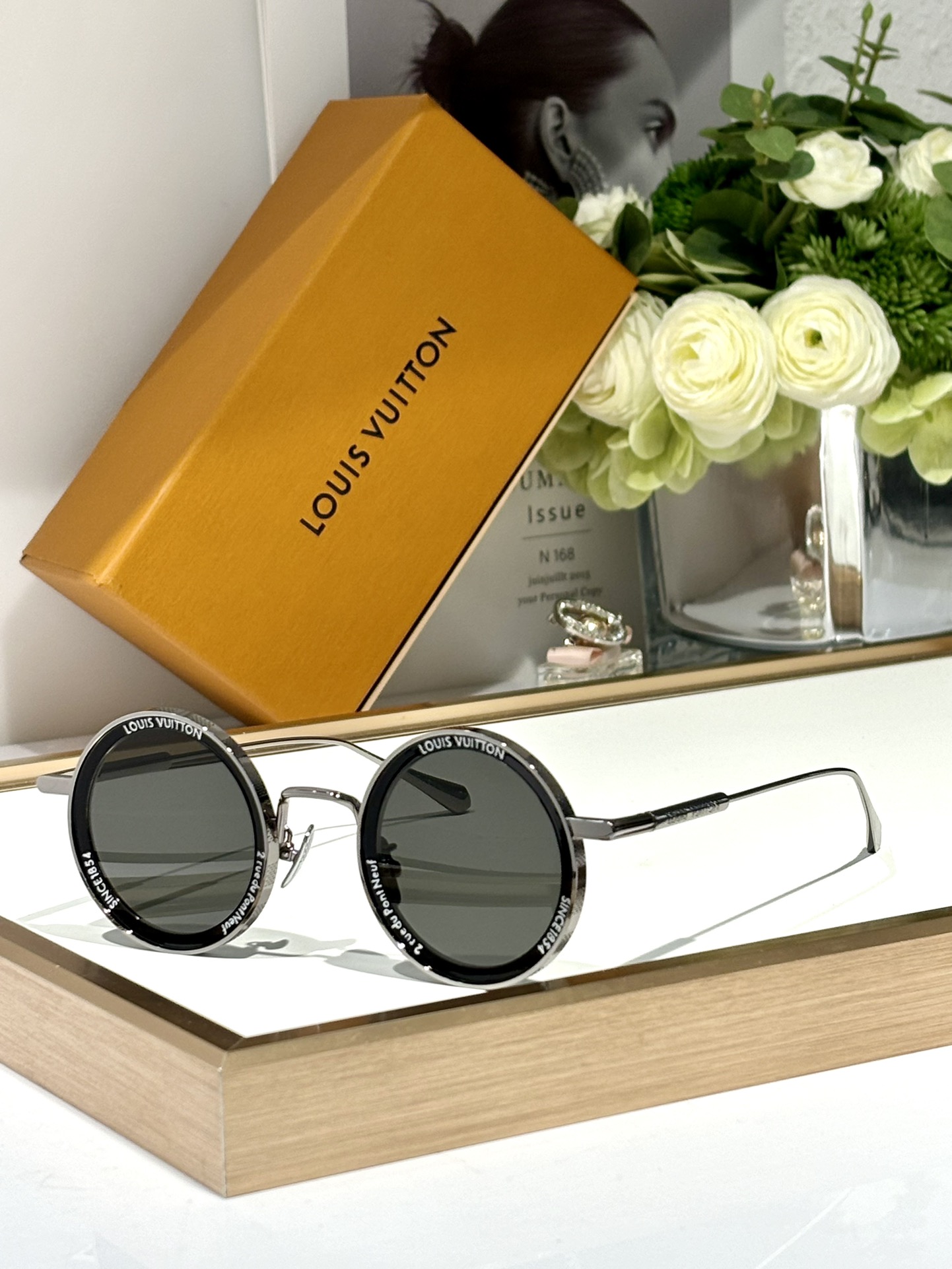  LOUIS VUITTO*
MODEL：Z2223U 
SIZE：44口29-140
