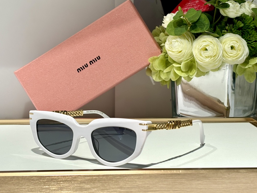  ￼ MIU MI*
MODEL ：MU 12WS
SIZE：51口19-135
