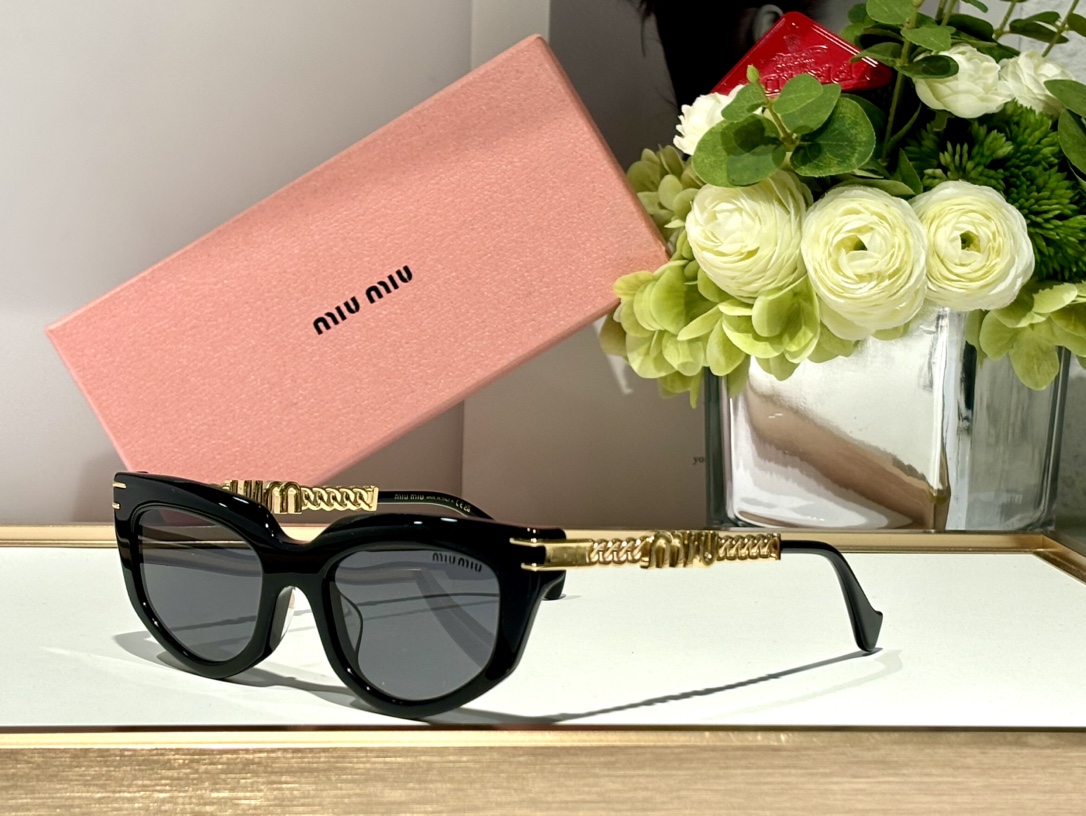  ￼ MIU MI*
MODEL ：MU 12WS
SIZE：51口19-135
