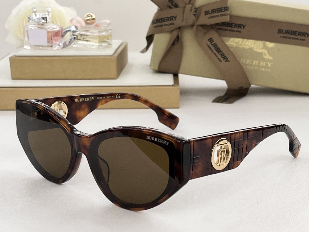  BURBER*
B6002
Size63-14-145
