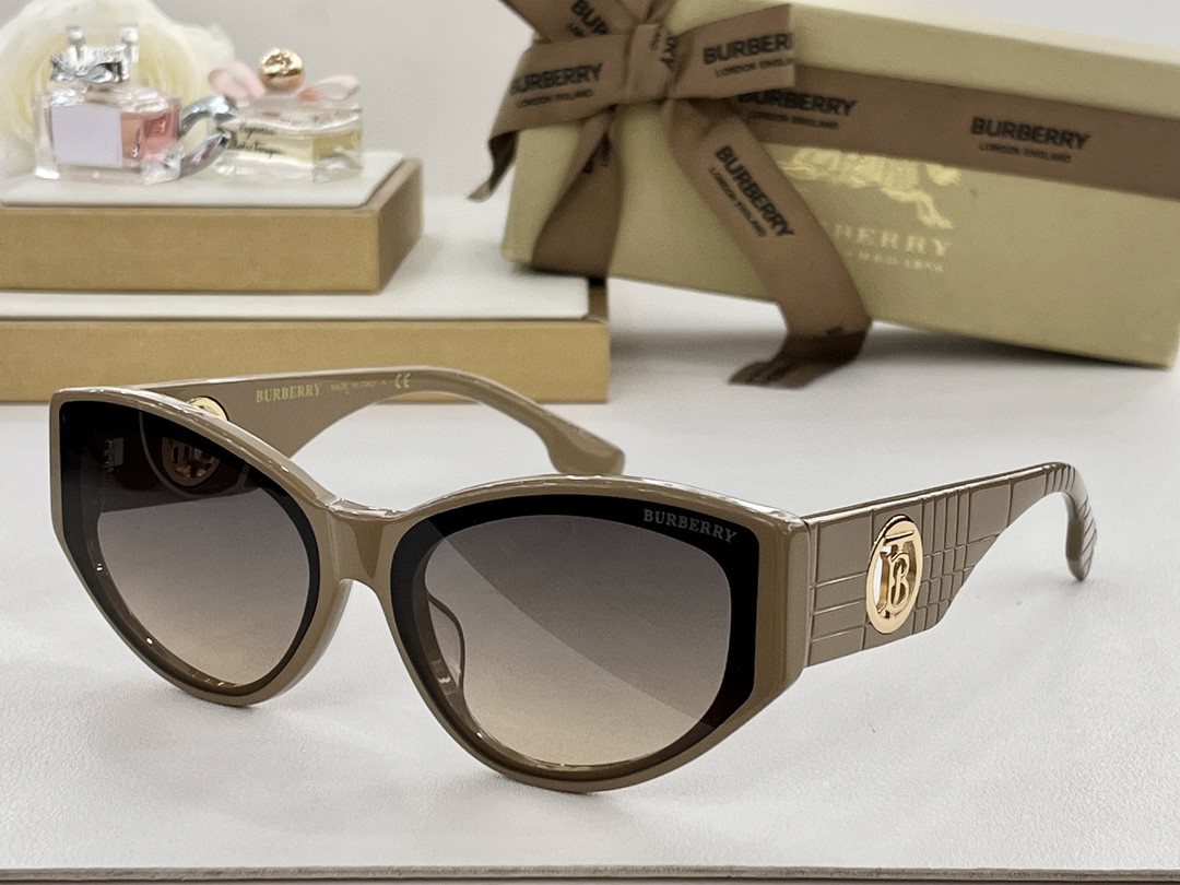  BURBER*
B6002
Size63-14-145
