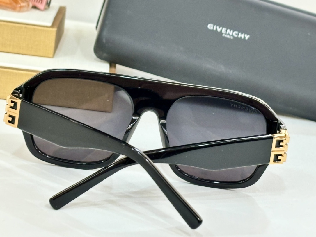 GIVENCHY*Mod:GV40007USize:57-18-135