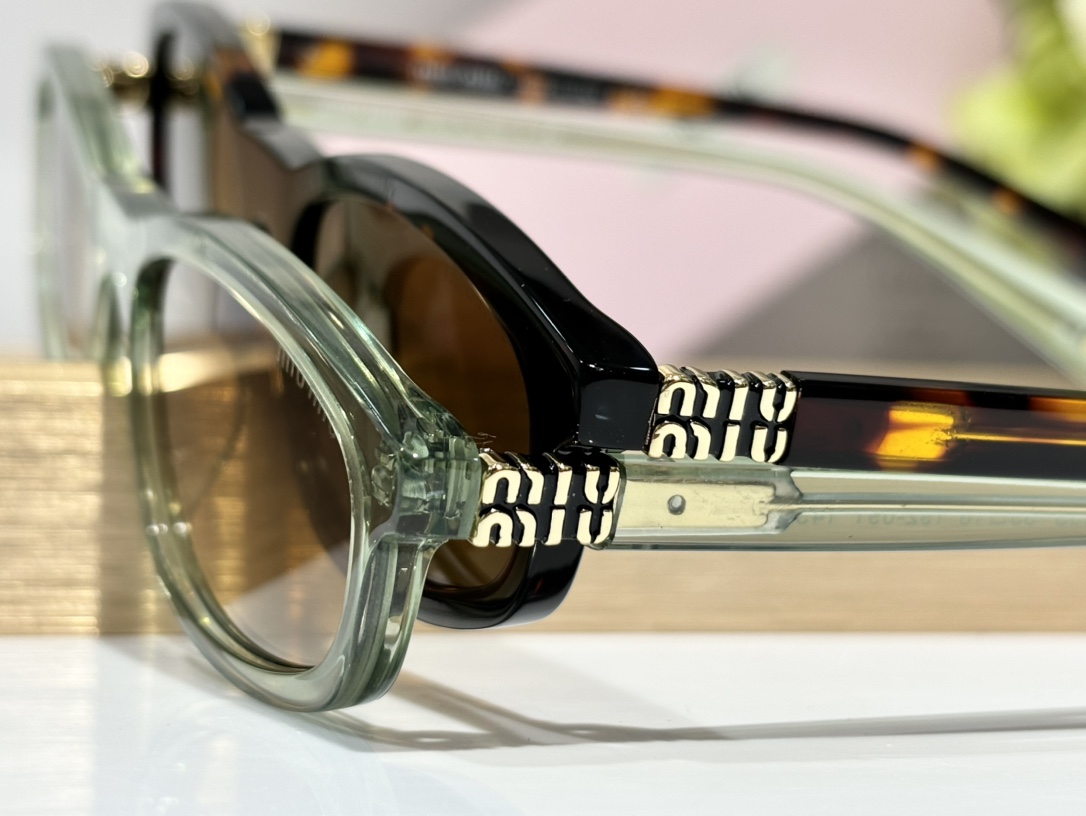 MIUMIU*mod:SMU06SSIZE:53-18-145