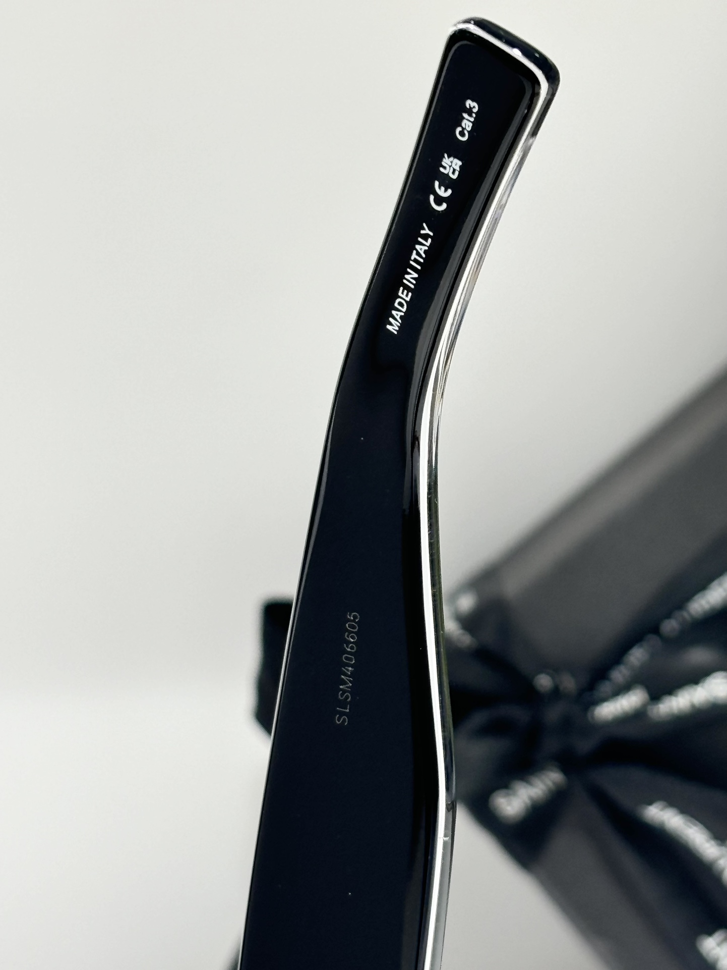 
Saint Lauren*
Mod：SL660
Size：54-19-145
所见所得
实物美 
细节