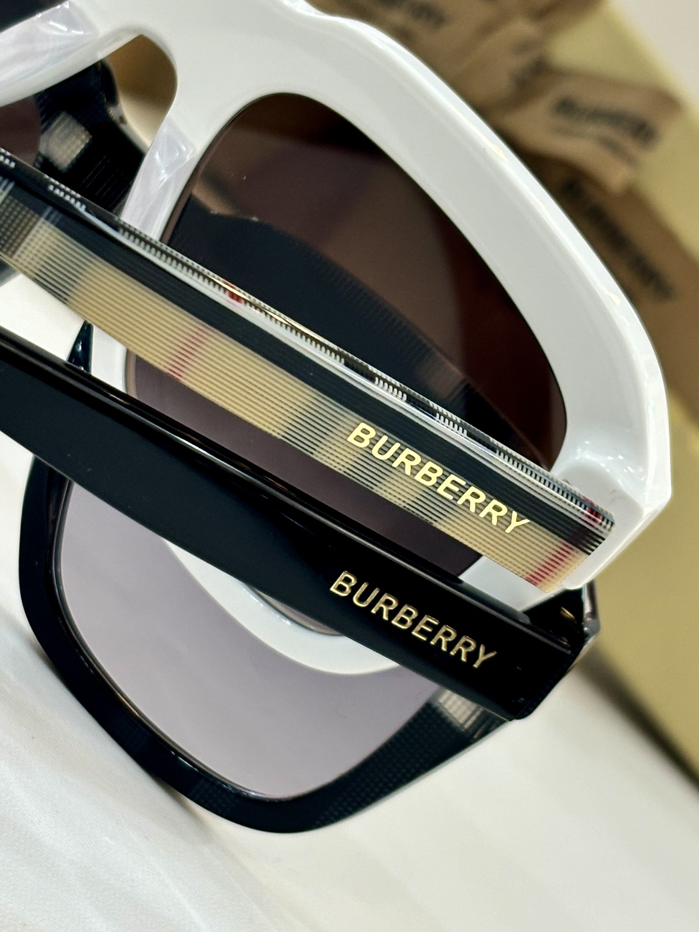 BURBURRYMOD:4350Size:55-21-145