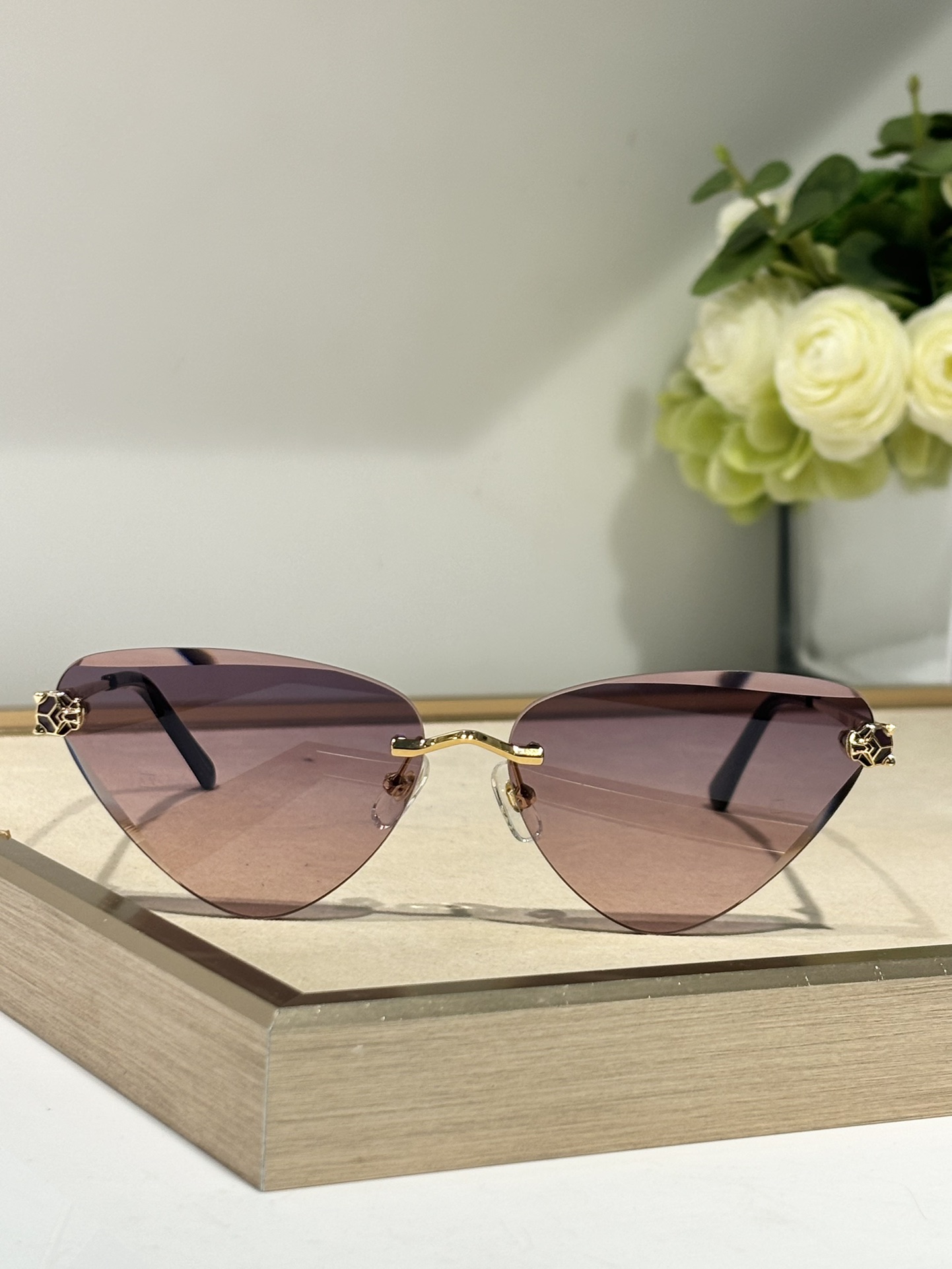  钻石切割工艺 💎经典豹子头
Cartier金灿灿镀金
CT0399S
size：62口15-145✔️