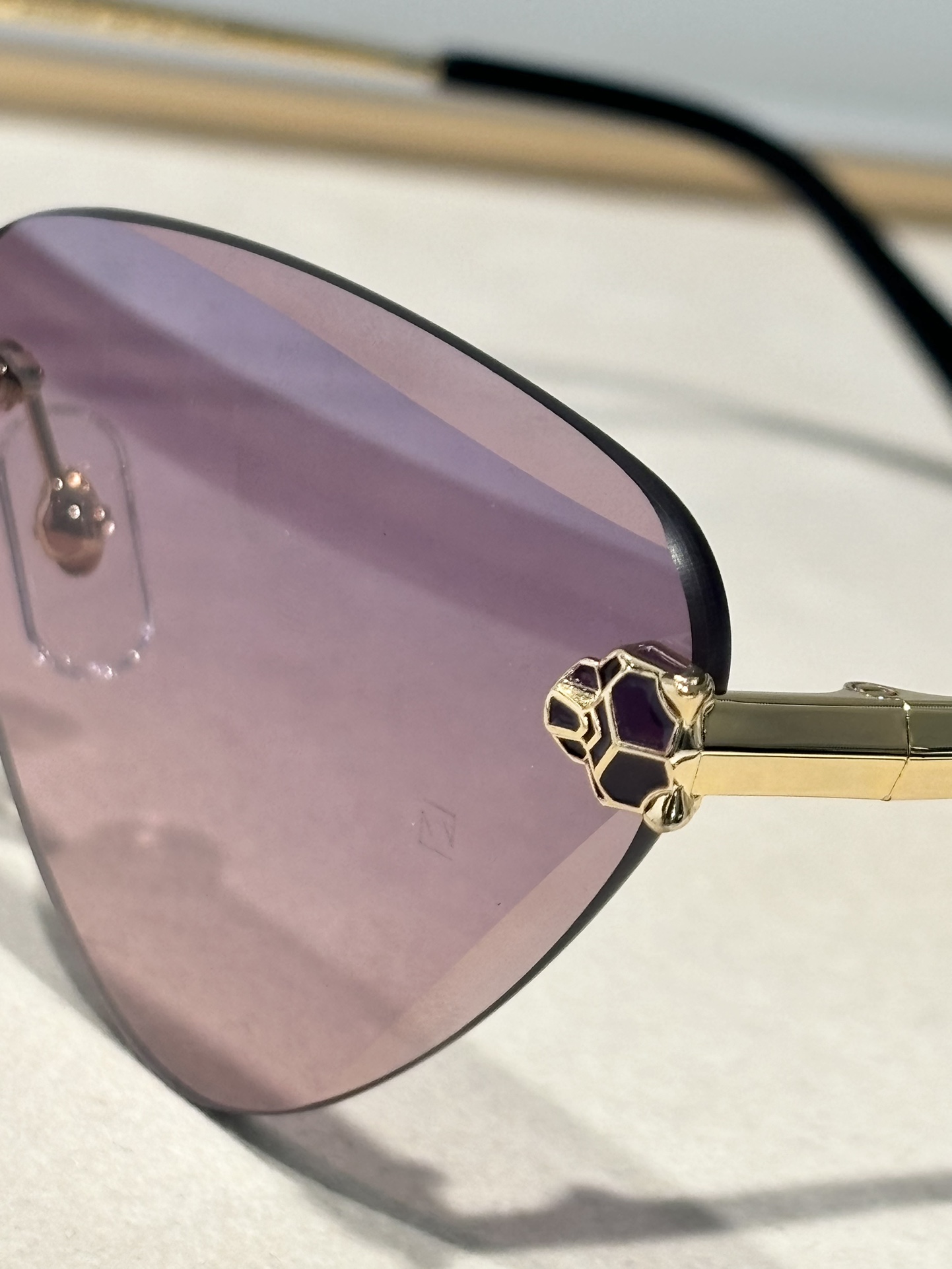  钻石切割工艺 💎经典豹子头
Cartier金灿灿镀金
CT0399S
size：62口15-145✔️