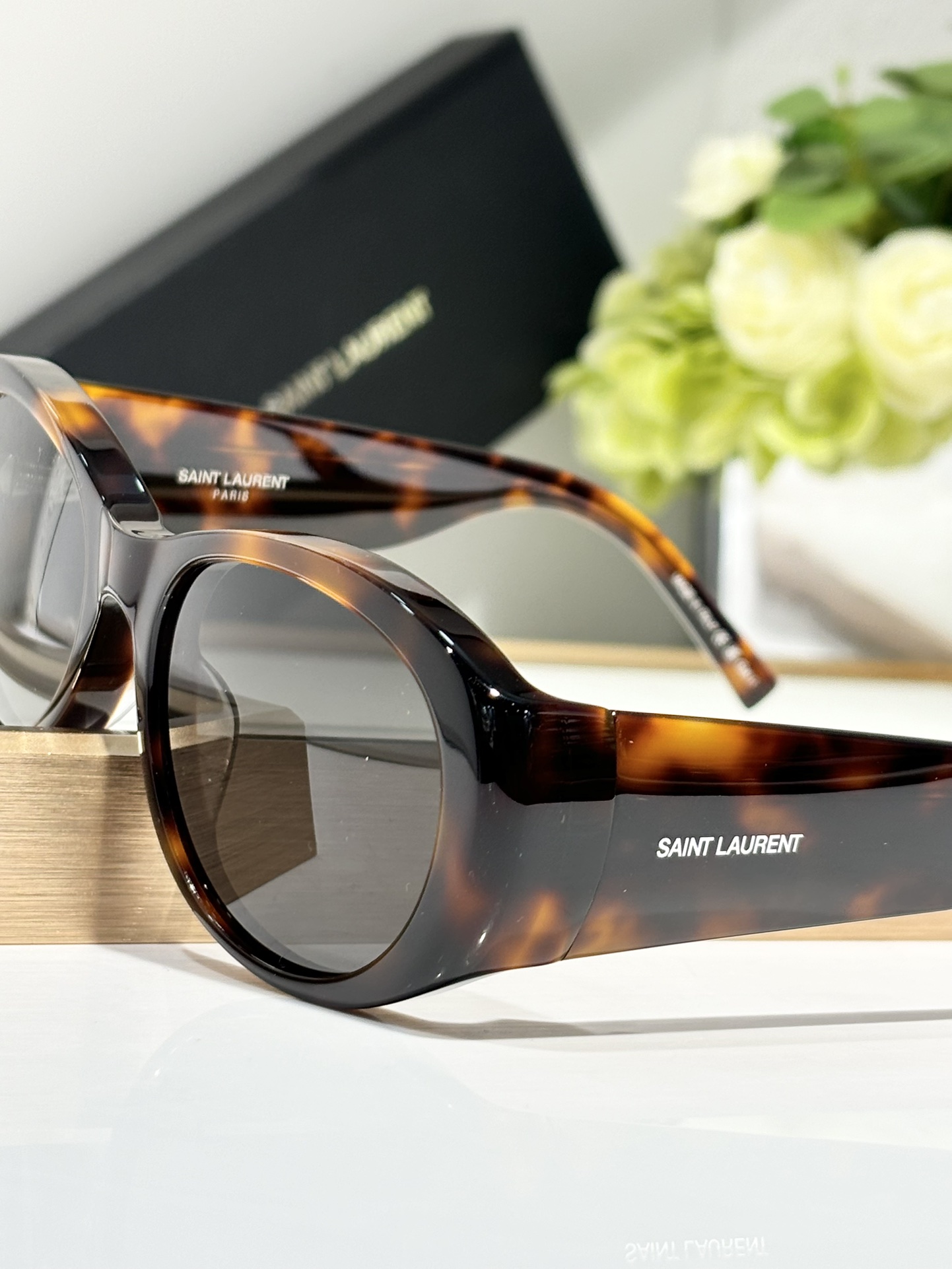  𝑆𝐴𝐼𝑁𝑇 𝐿𝐴𝑈𝑅𝐸𝑁𝑇
ysl-sl736
size：52口17-120
椭圆形镜框 尼龙镜片
S