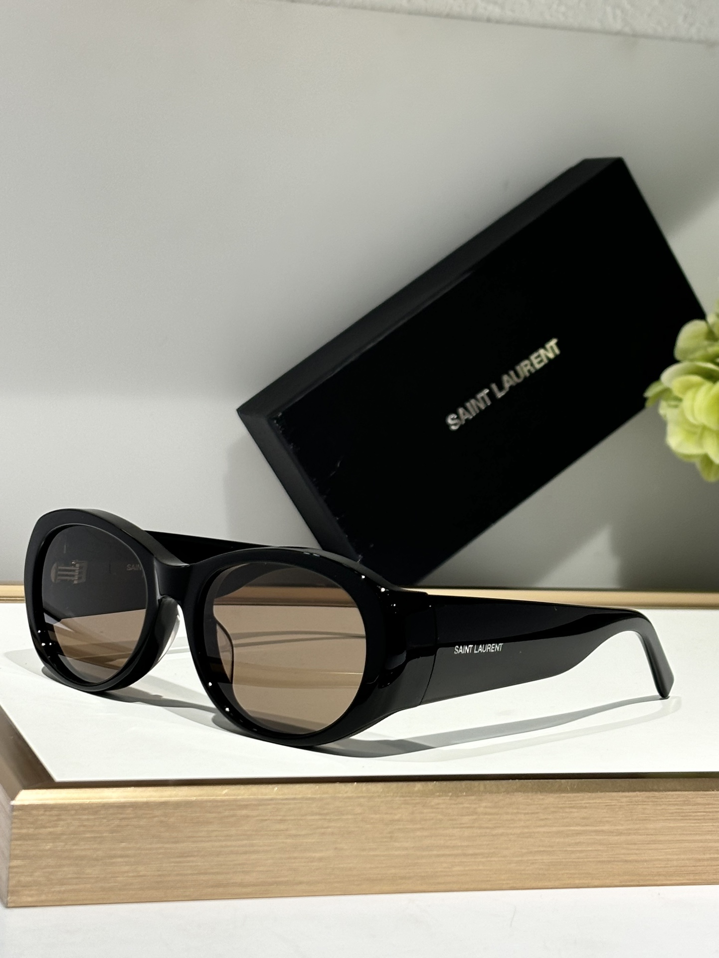  𝑆𝐴𝐼𝑁𝑇 𝐿𝐴𝑈𝑅𝐸𝑁𝑇
ysl-sl736
size：52口17-120
椭圆形镜框 尼龙镜片
S