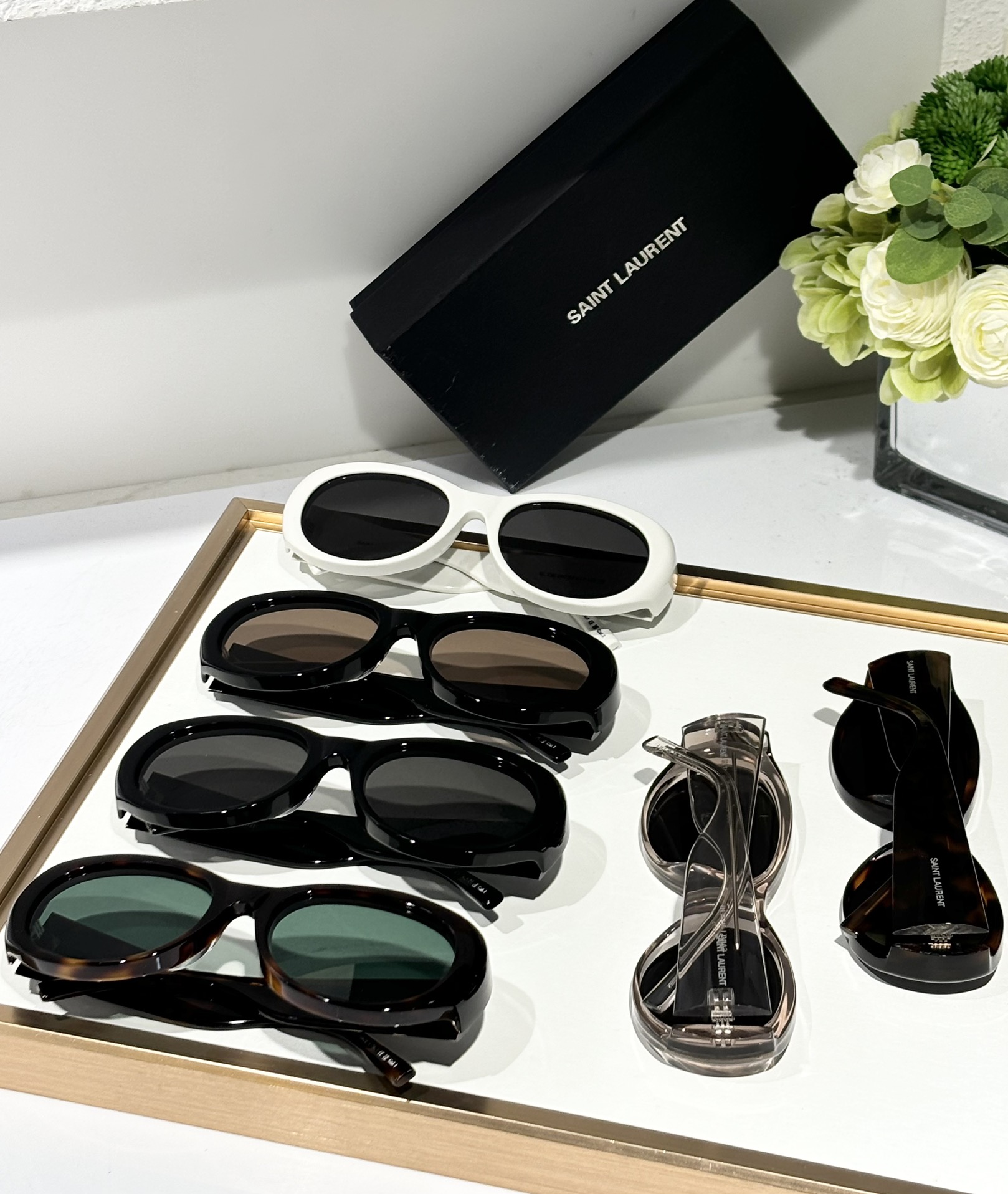 𝑆𝐴𝐼𝑁𝑇 𝐿𝐴𝑈𝑅𝐸𝑁𝑇
ysl-sl736
size：52口17-120
椭圆形镜框 尼龙镜片
S