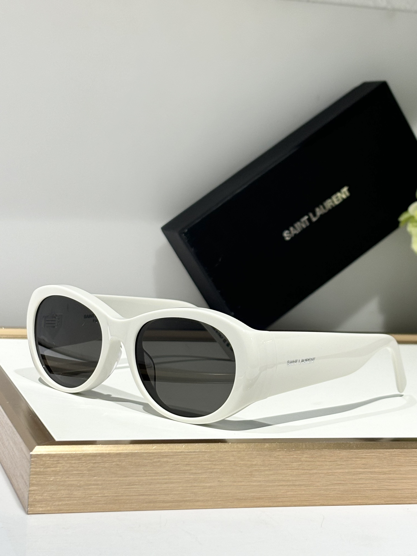  𝑆𝐴𝐼𝑁𝑇 𝐿𝐴𝑈𝑅𝐸𝑁𝑇
ysl-sl736
size：52口17-120
椭圆形镜框 尼龙镜片
S
